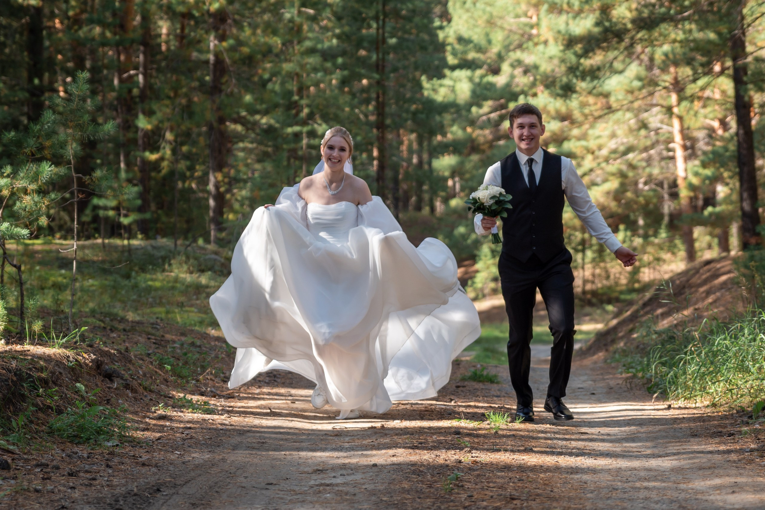 Торжественный день Валерия и Елены. Фотограф в Сузуне — Зоя Попова (Собственная фотостудия)