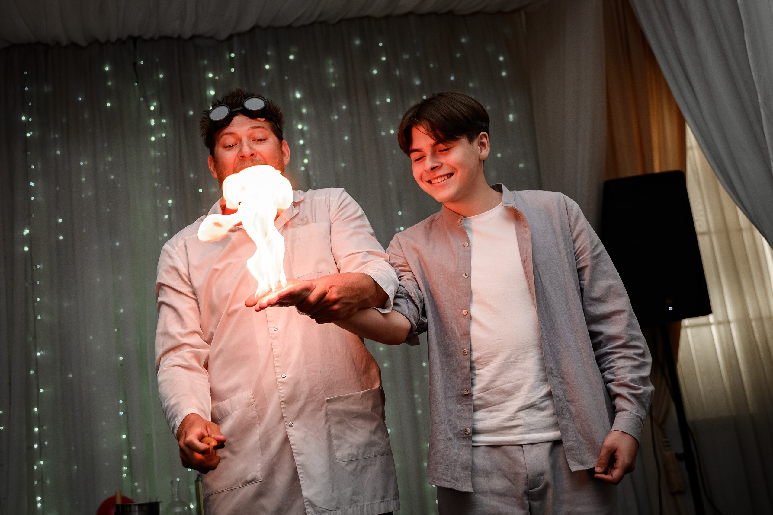 Профессиональный репортажный фотограф на час на выпускной в СПб.