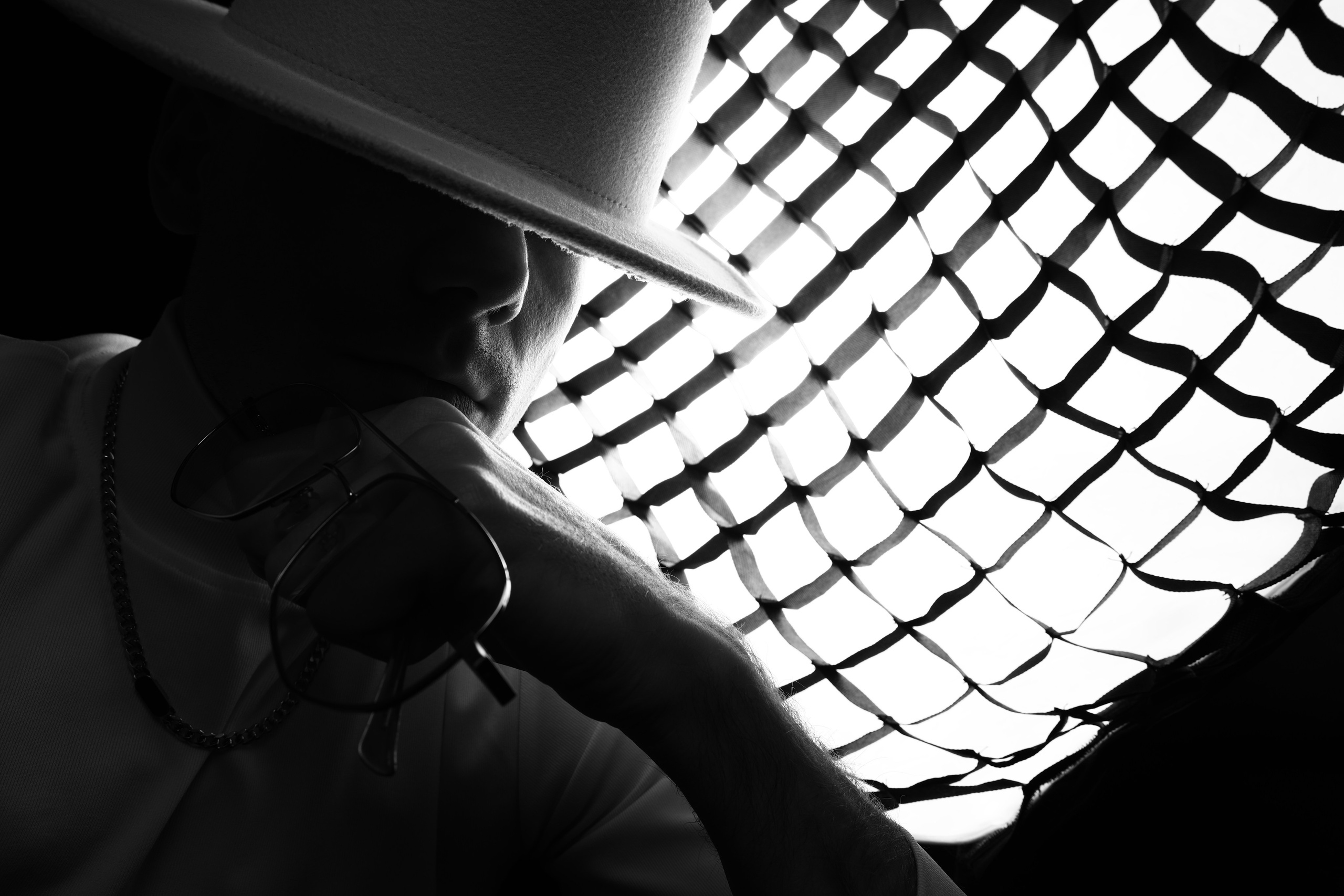 The White hat Alex. Профессиональный фотограф в Воронеже Владислав Крылов