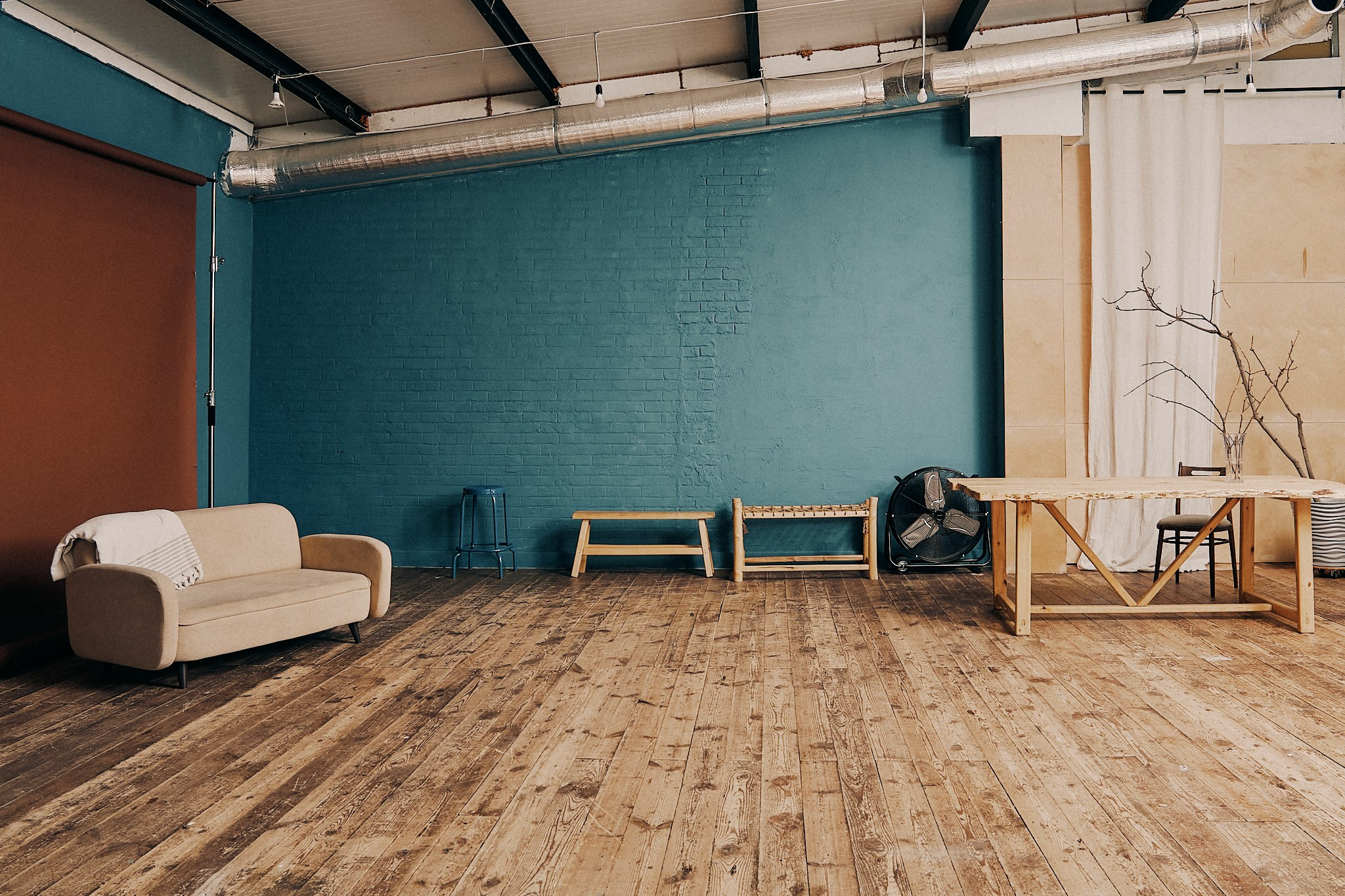 Светлая фотостудия в Барнауле. MN Studio