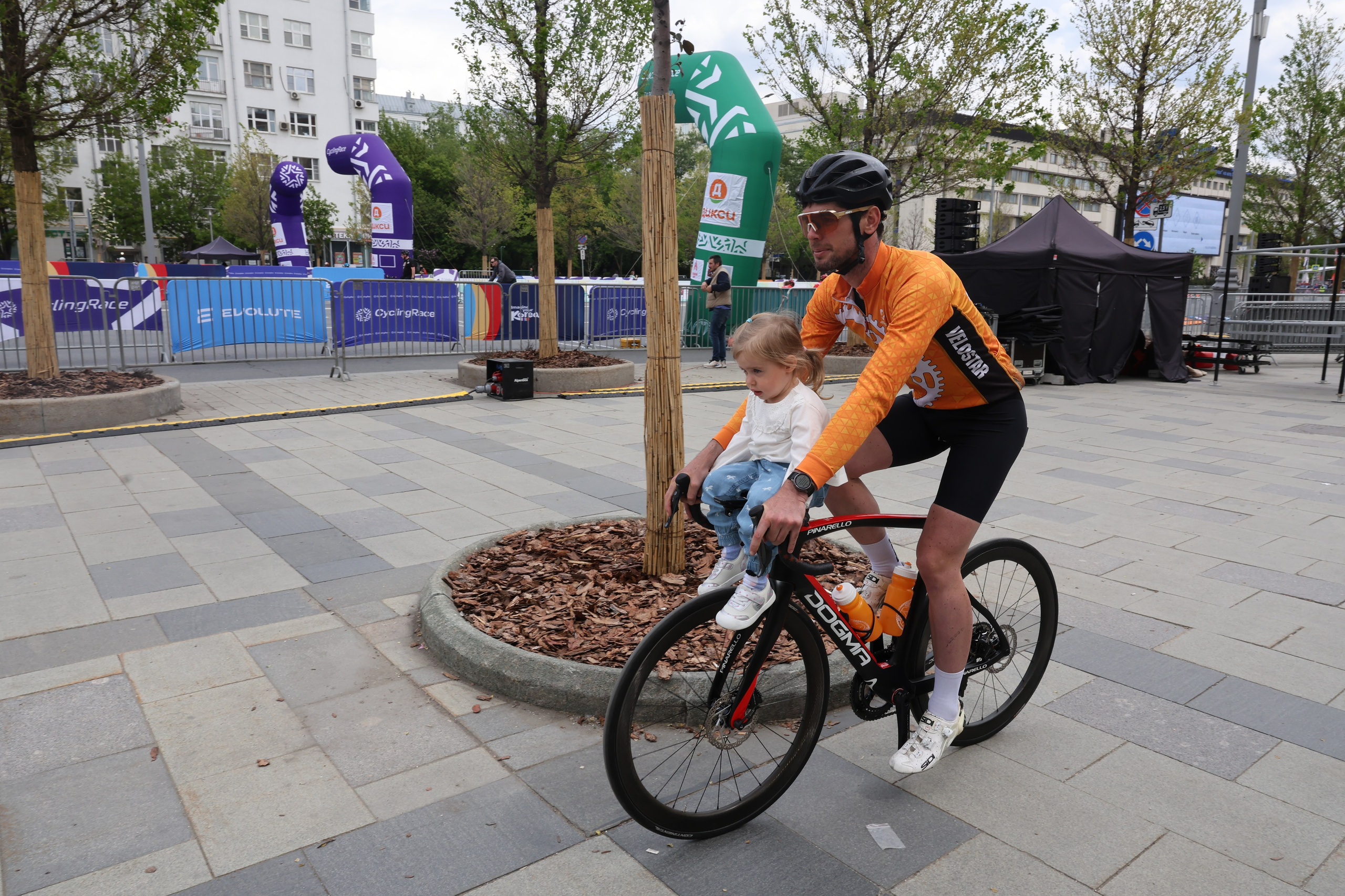 Московский весенний велофестиваль 2025. Репортажный фотограф, спортивный фотограф в Москве и области