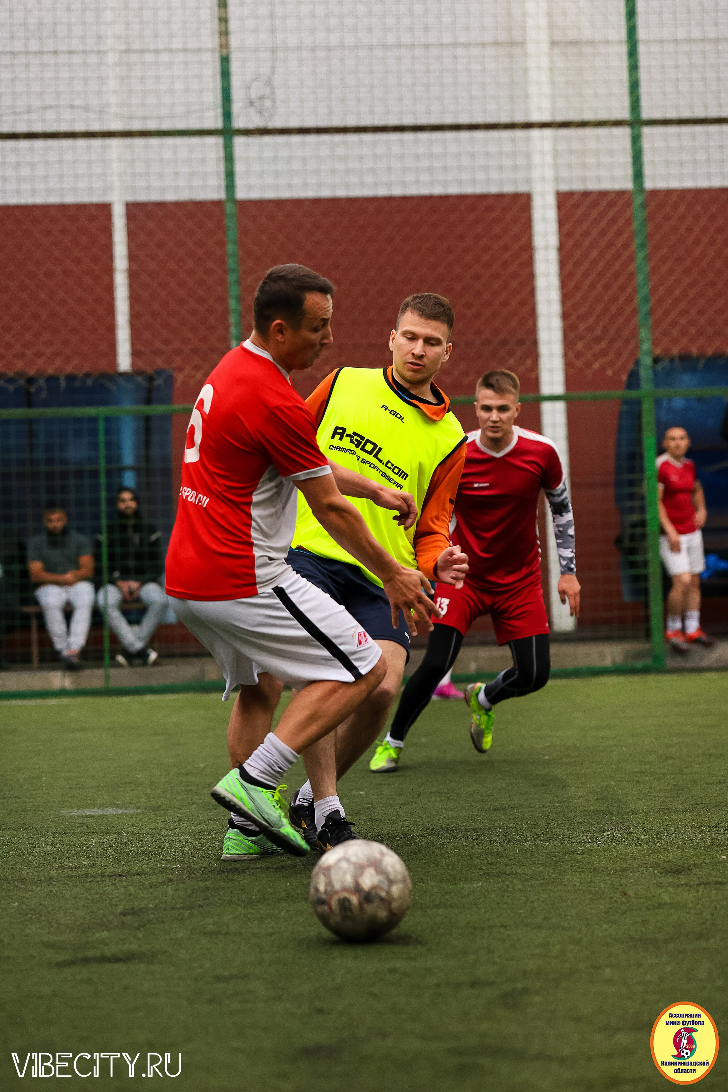 ИГРЫ МИНИ-ФУТБОЛЬНОЙ И КОРПОРАТИВНОЙ ЛИГИ. VIBECITY.RU Вайб Сити Ру Фоторепортажи Фотоотчеты Калининград