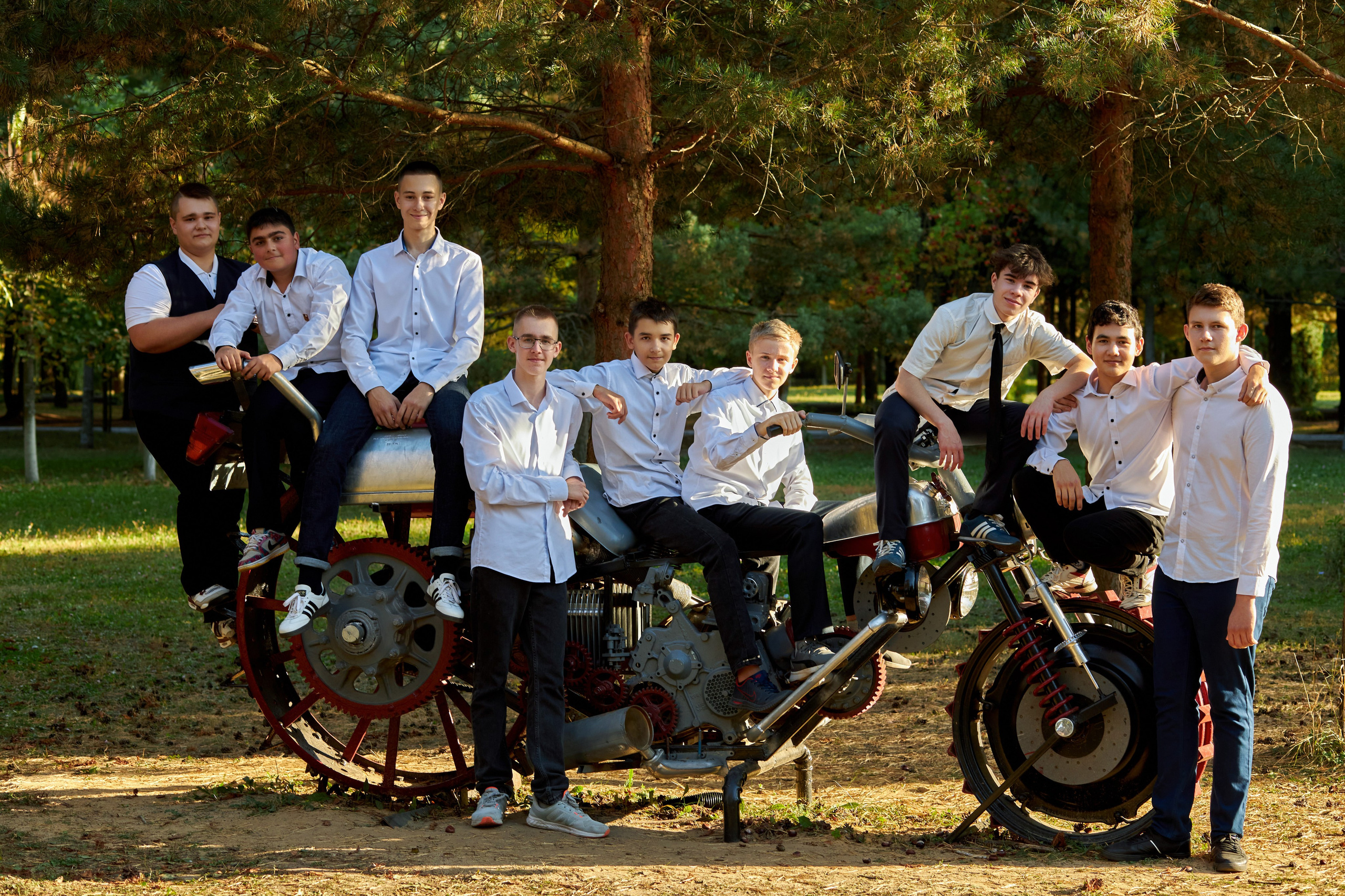 Для старшей школы. Школьный фотограф Леонова Наталия