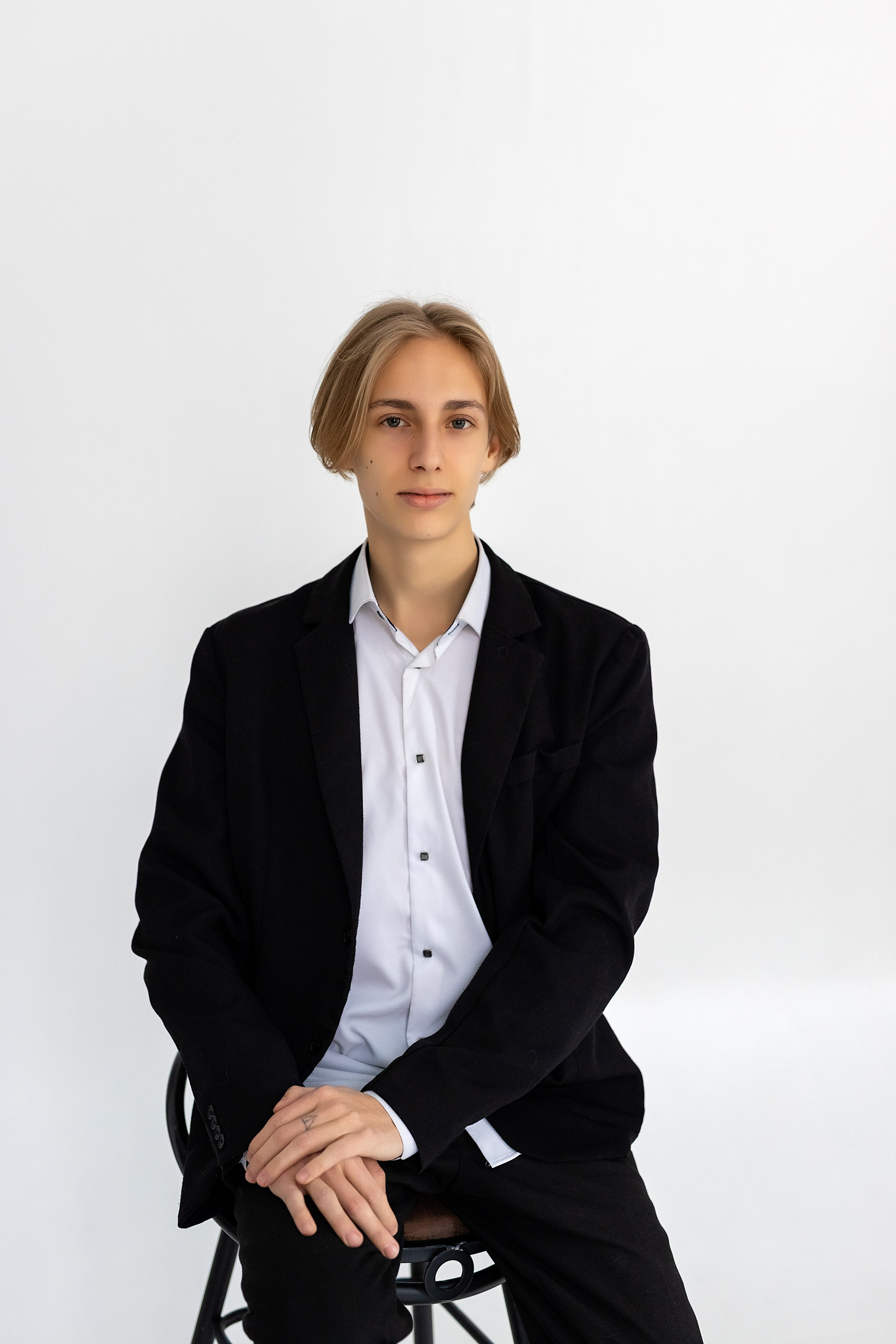 Выпускной альбом Владивосток 11 класс. Стильный выпускной альбом Владивосток фотограф Вероника Мигачева