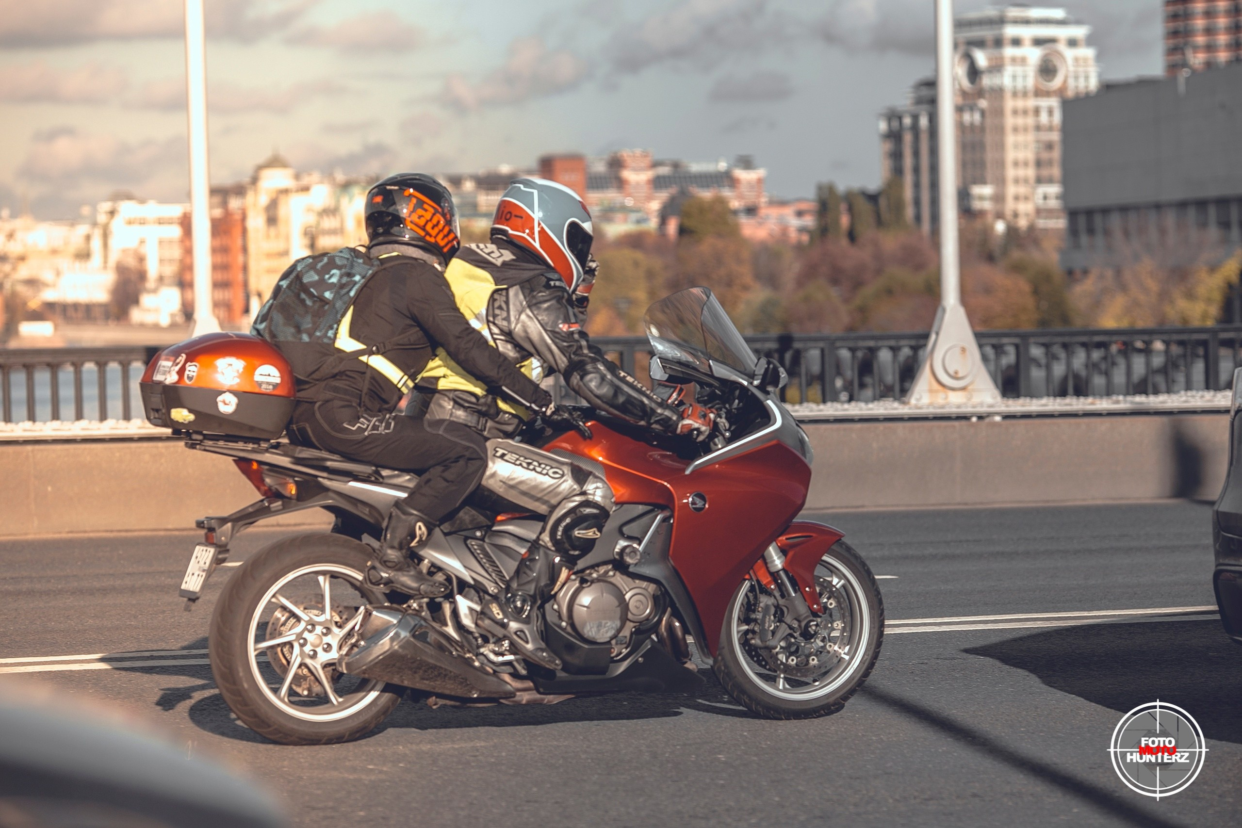 FotoMotoHunterZ — фотографии мотоциклистов на улицах города