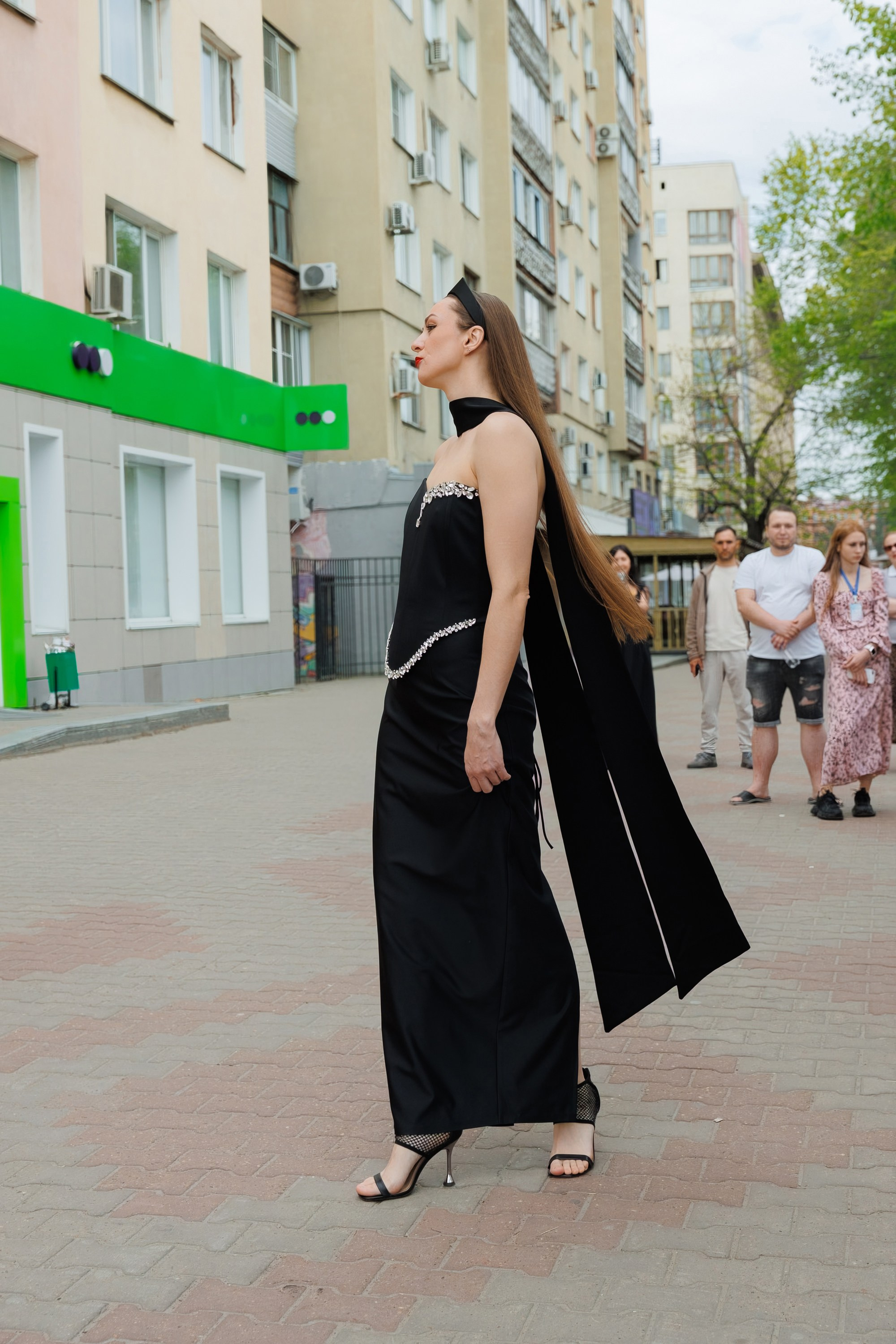 МОДНЫЙ ПОКАЗ. СВОИ. ФОТООТЧЕТЫ-СОБЫТИЯ-МЕСТА