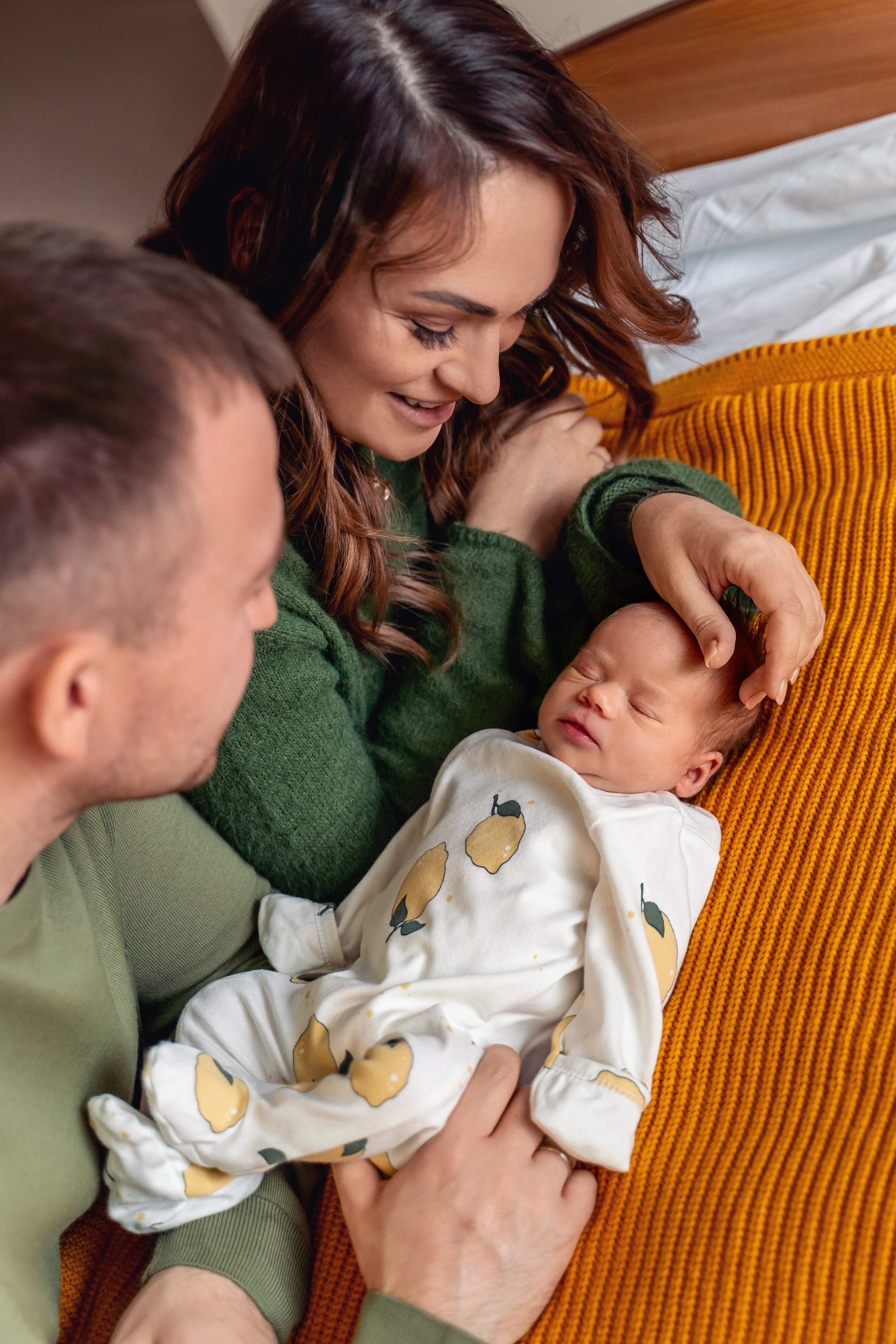 Выписка из роддома Лапино. Фотограф на выписку из роддома Москва. Фотограф \ Видеограф на Крещение, Венчание Москва| Семейные съемки