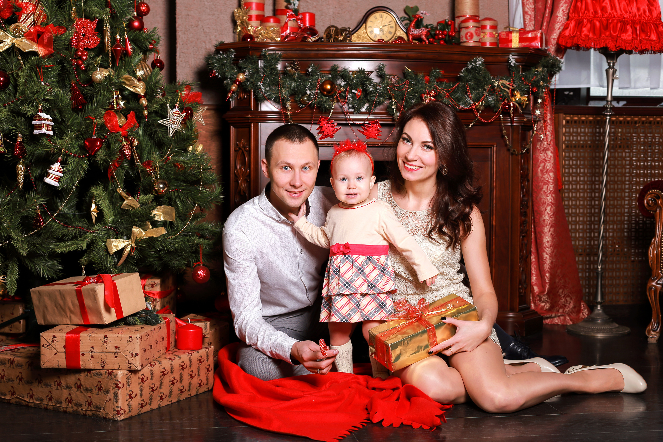 Новогодние фотосессии в Омске. Фотосессия семьи на Новый год. Новогодн. Семейный и детский фотограф в Омске Светлана Каритун