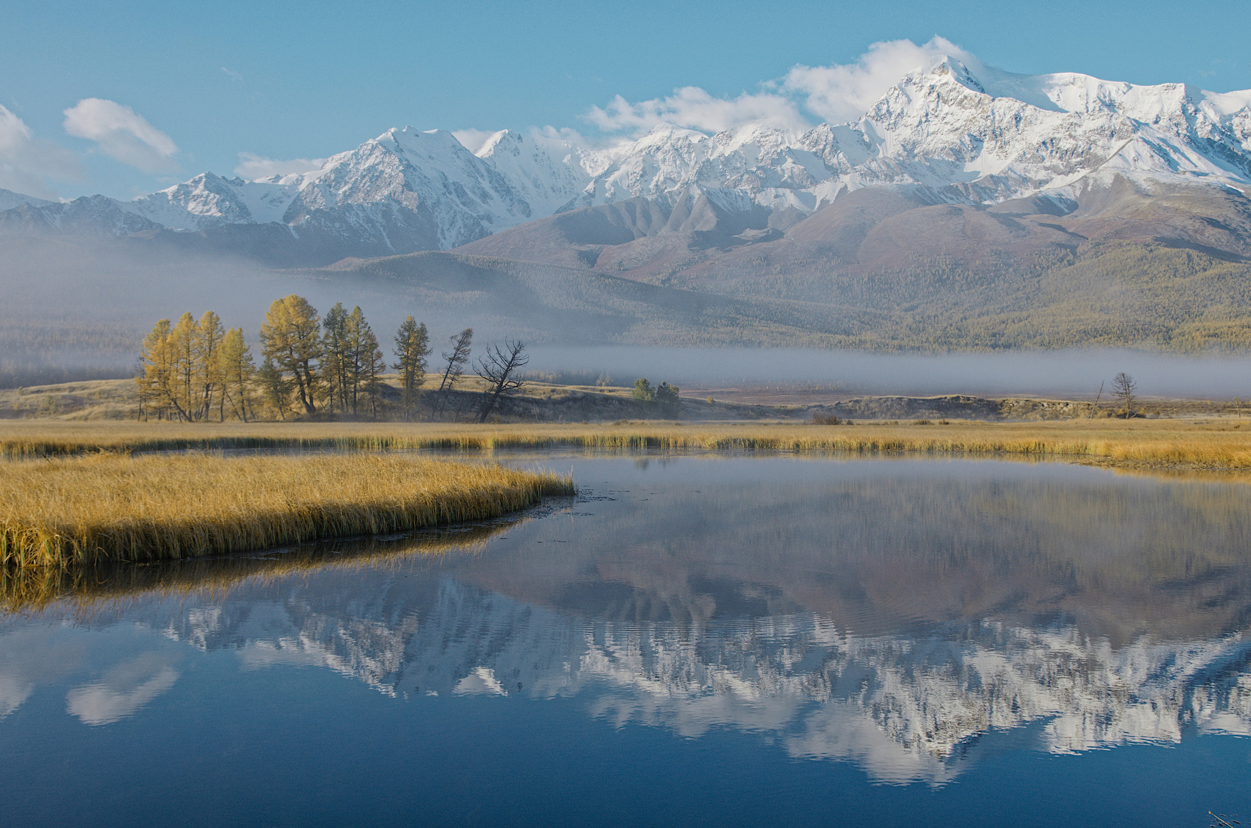 Это не фотошоп. Я видел это в горах Алтая. Семоха Валерий. Фотограф