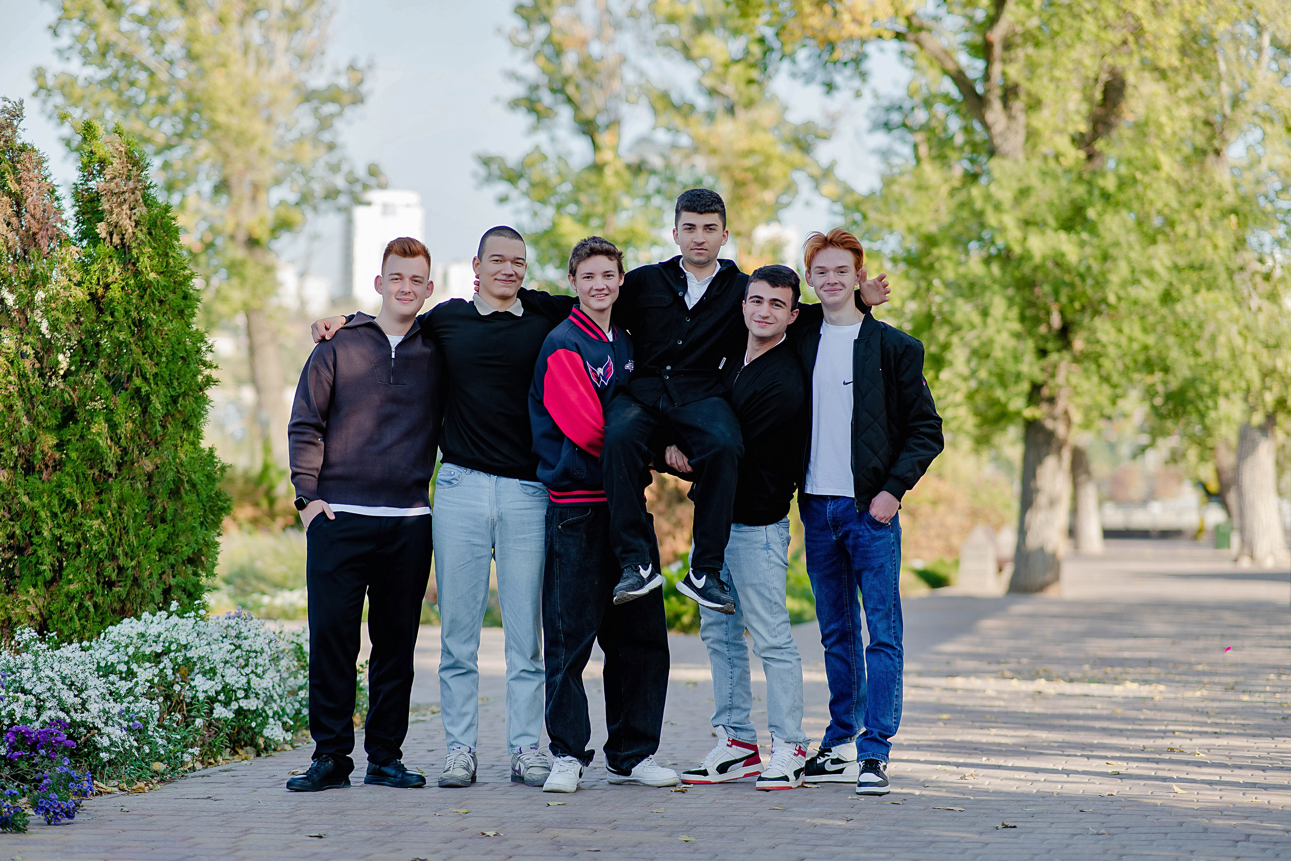 Выпускные (школьные) альбомы (книги) в Ростове-на-Дону. Современные Выпускные Альбомы в Ростове-на-Дону