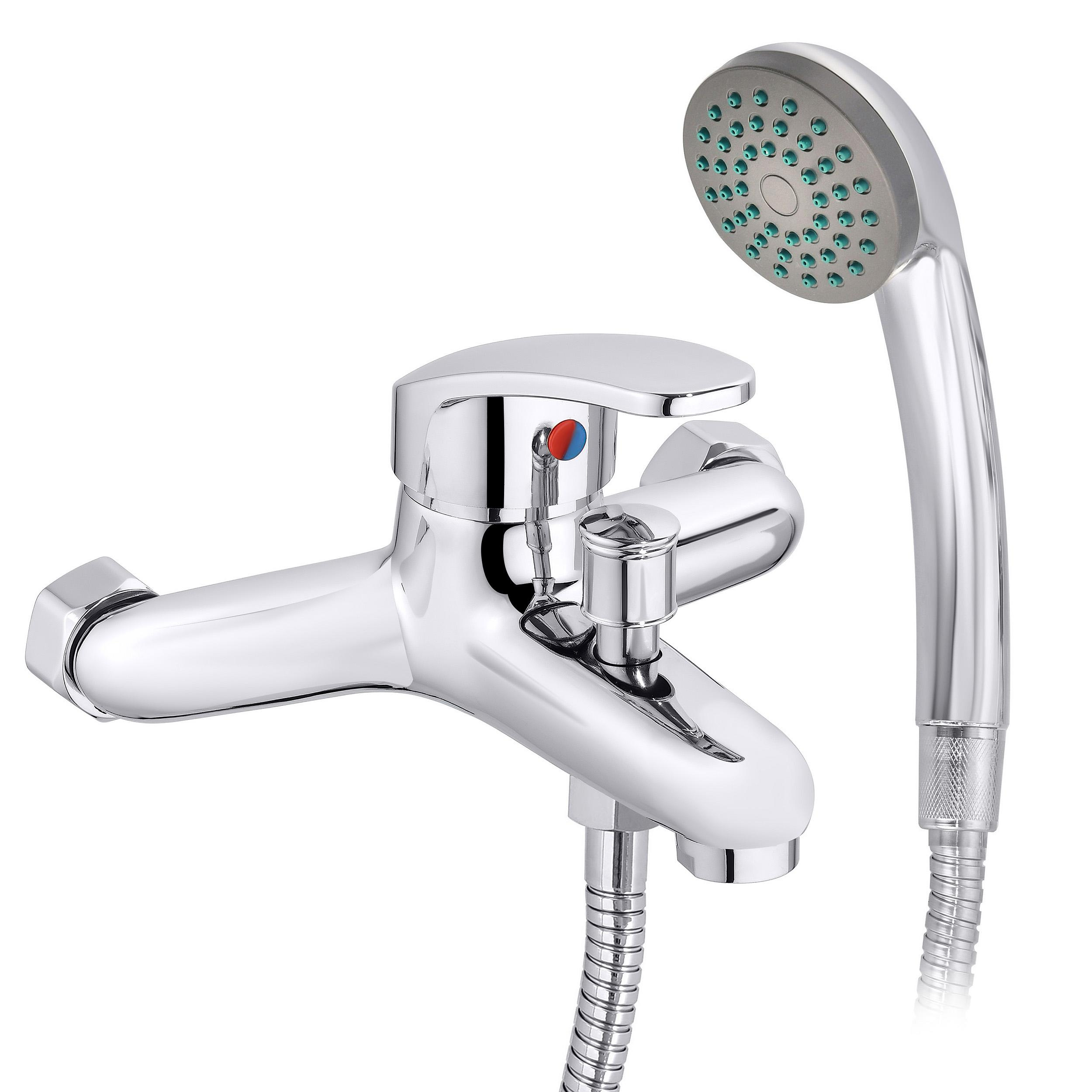 смеситель на белом фоне