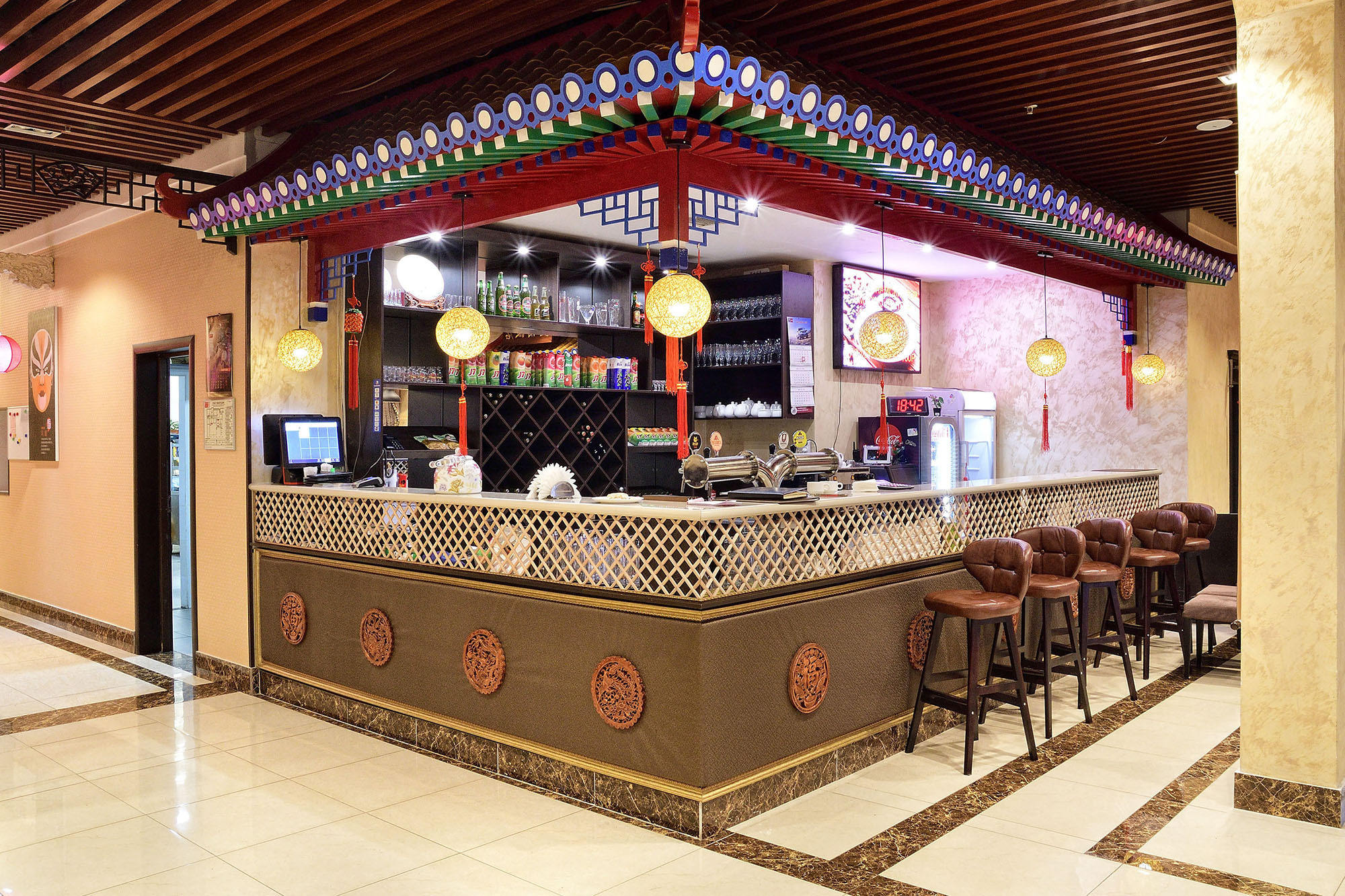 Барная стойка в китайском ресторане