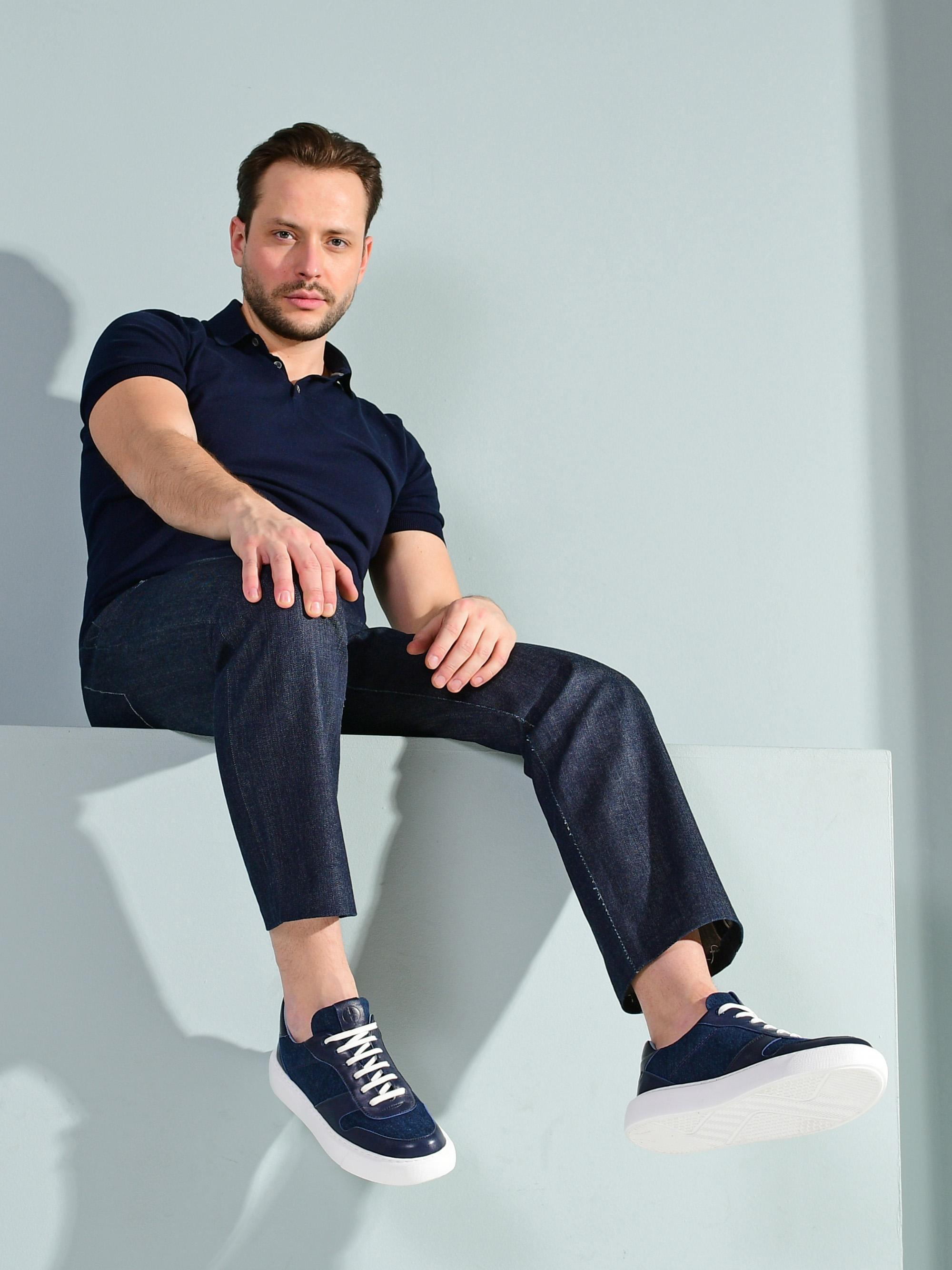 Съемка мужской обуви на моделях в студии