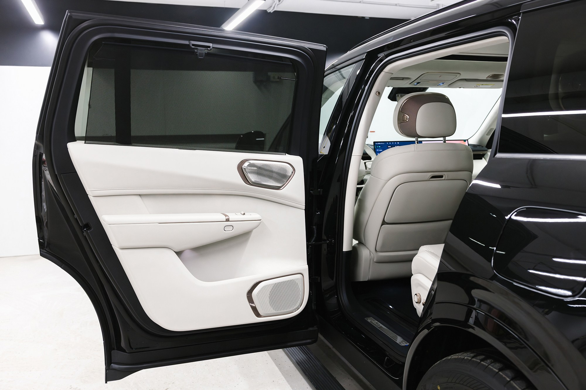 Lynk & Co 900 Ultra 2,0hyb 4WD AT (734 л. с.), 2025 г, 2,0 л бензин. Автосалон «Х-Авто»