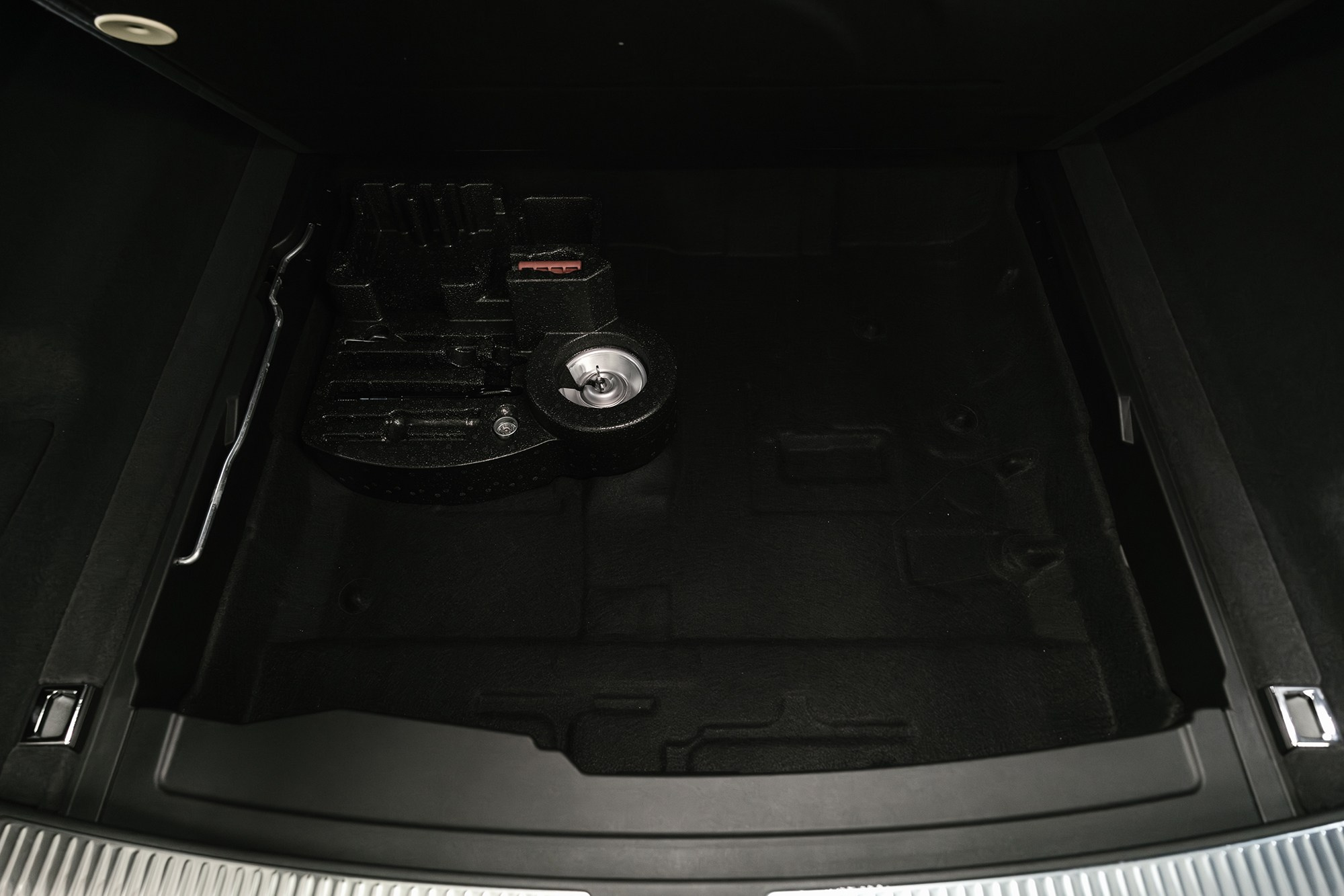 Volkswagen Touareg R-Line 2.0 TSI AT (265 л. с.). Автосалон «Х-Авто»