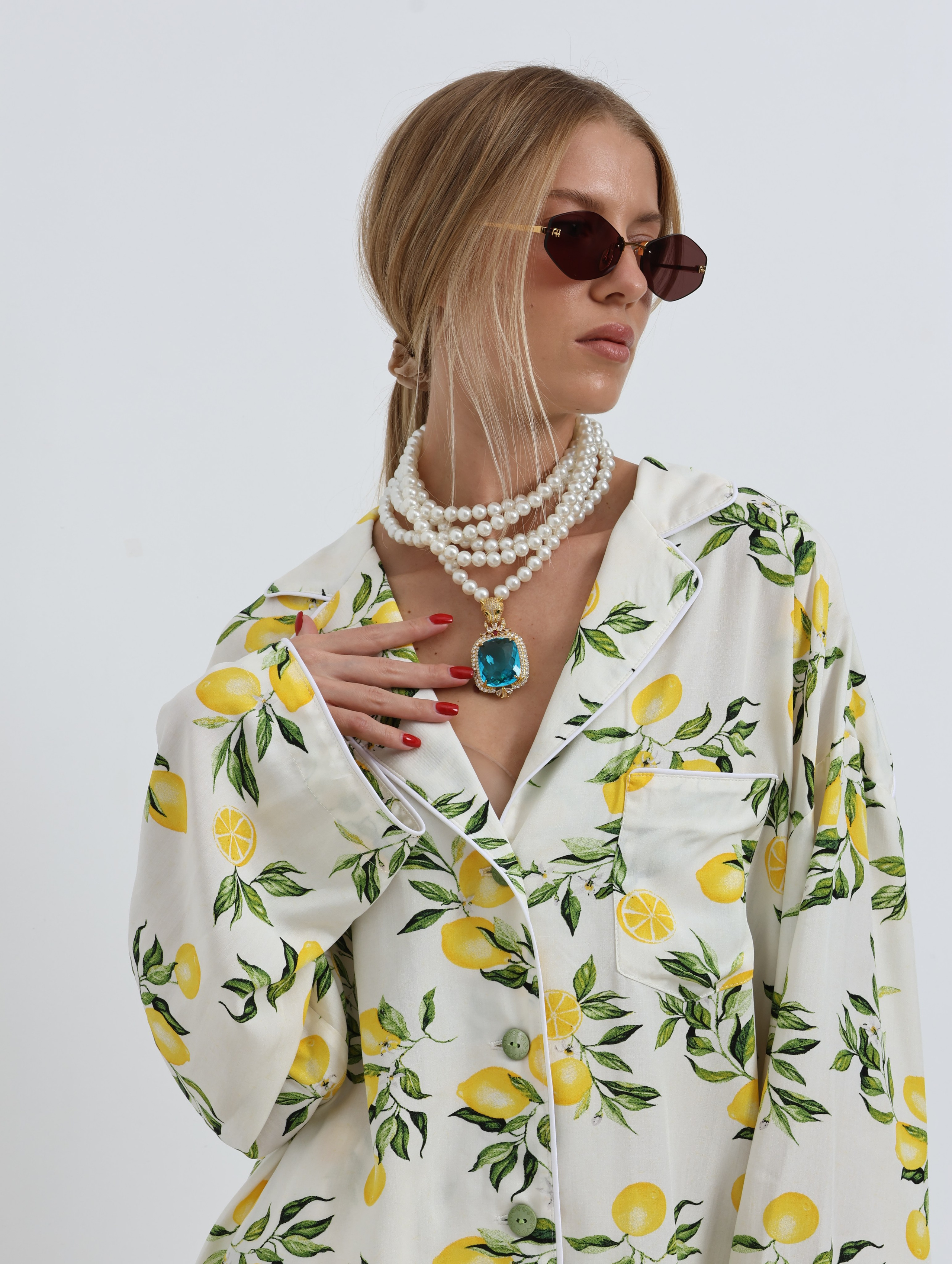 Съемка одежды в Саратове. Контент Предметный фотограф Саратов, контент для бизнеса, съемка для брендов, предметные фотосъёмки в Саратове. Елена