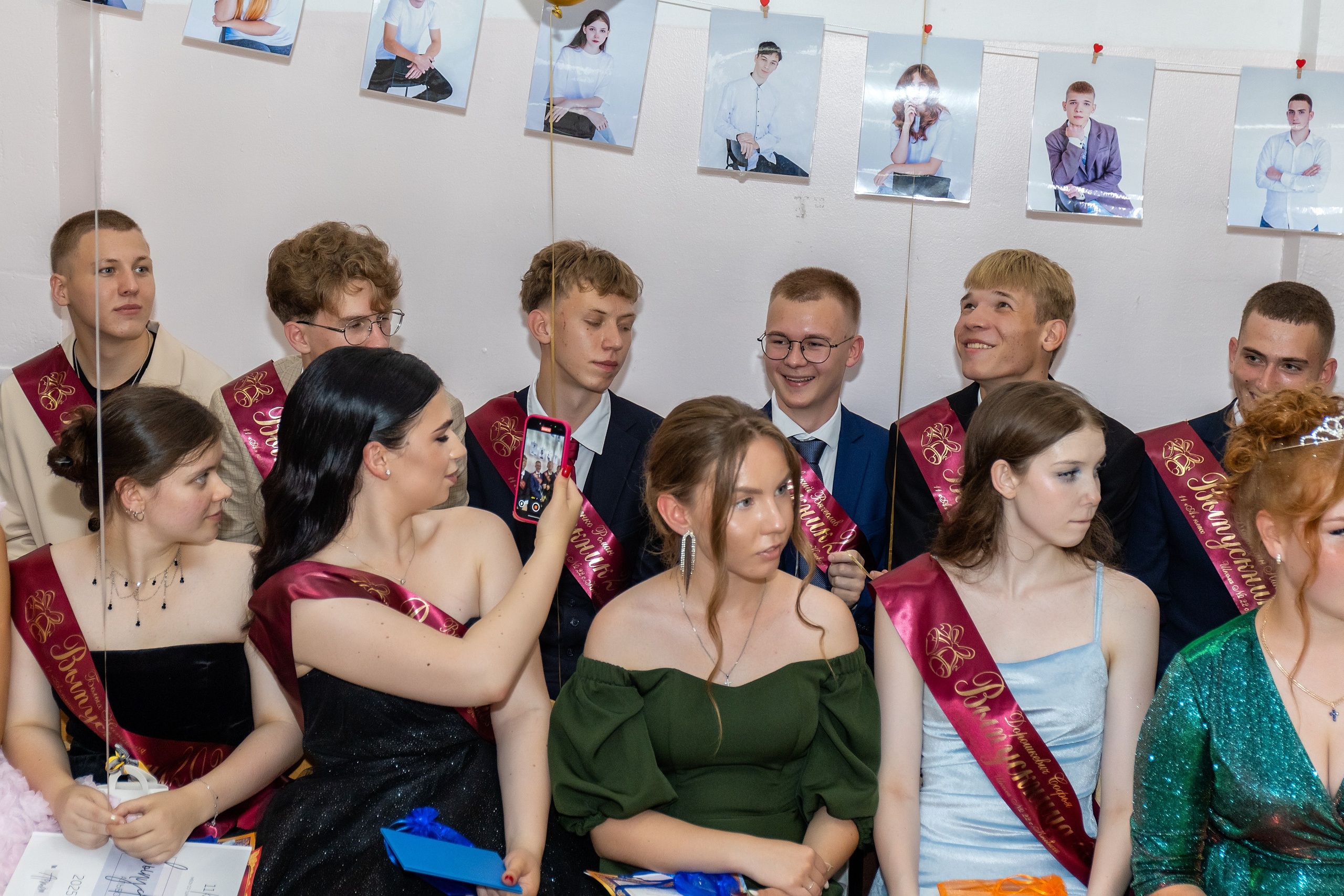 Выпускной. Школа 22, 11 класс. Стильный выпускной альбом Владивосток фотограф Вероника Мигачева