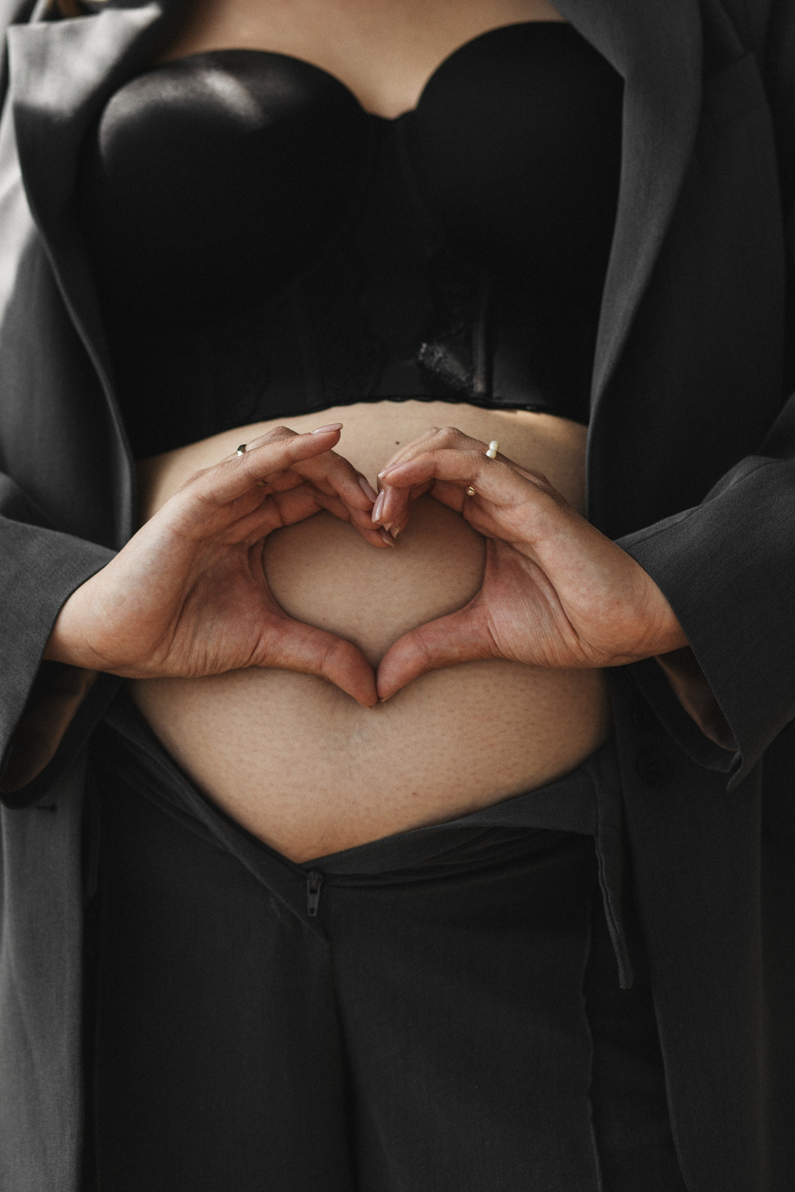 Беременная фотосессия в студии. Портретный и семейный фотограф в Москве Мария Рослякова