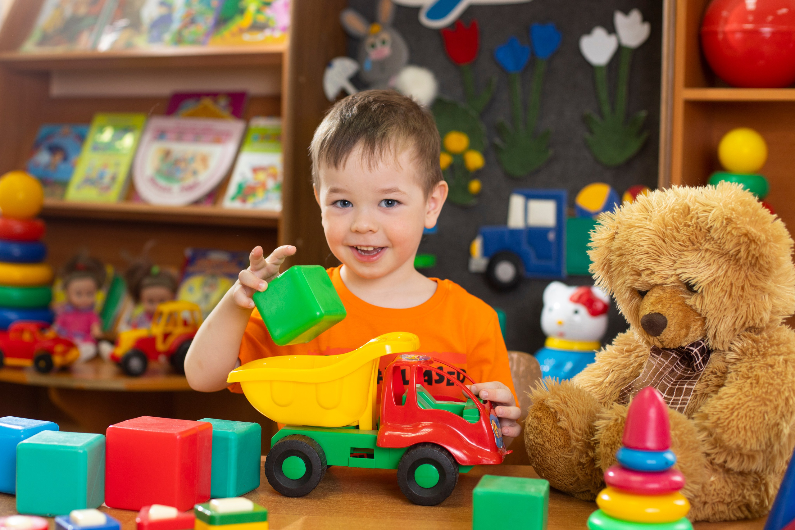 Один день в детском саду. ВЫПУСКНЫЕ АЛЬБОМЫ для детского сада и школы Санкт-Петербург и Лен. область
