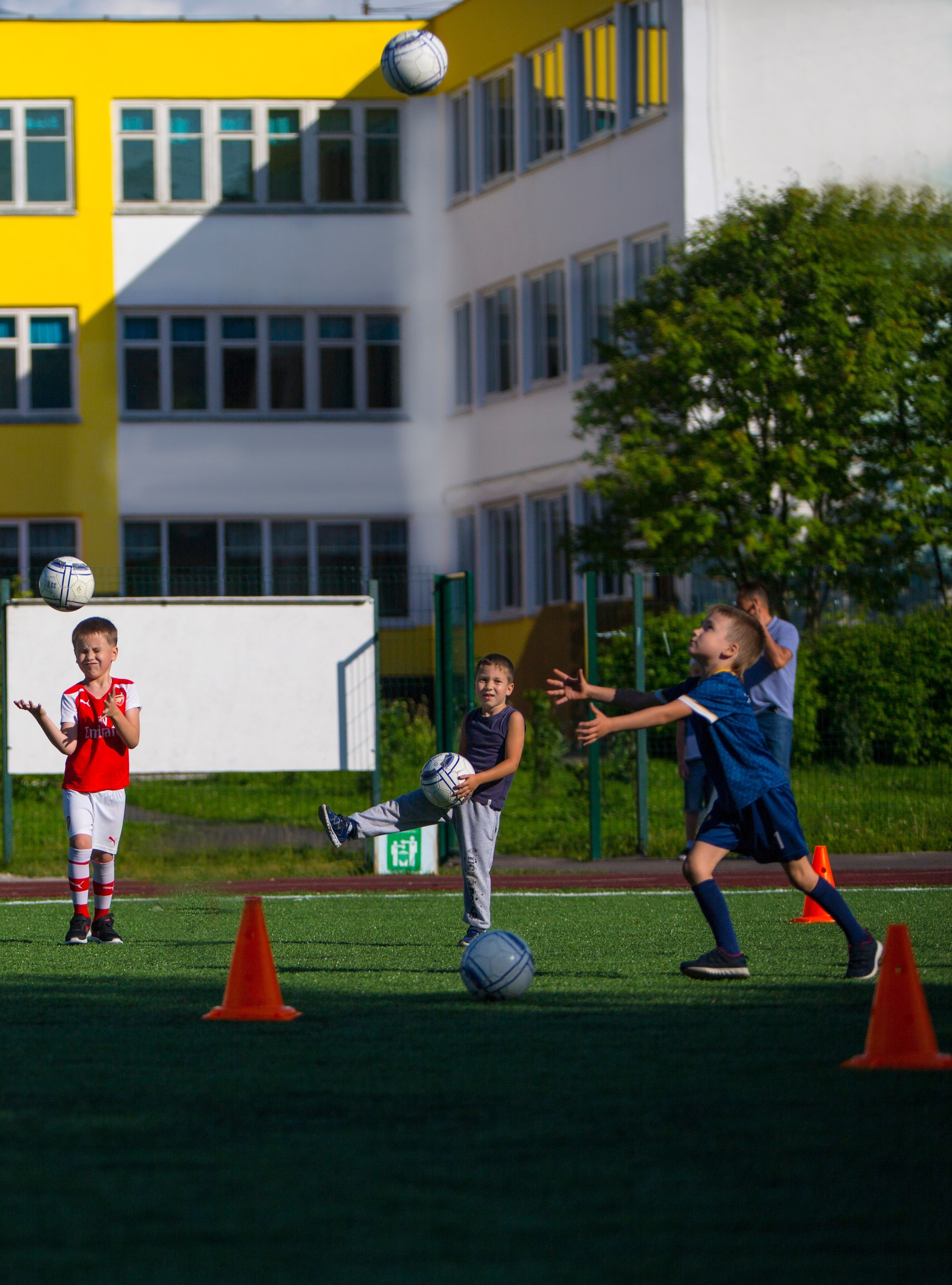 Футбольная школа «Юниор». Выпускные альбомы и школьный фотограф в Подольске, Троицке, Щербинке, Москве и Московской области
