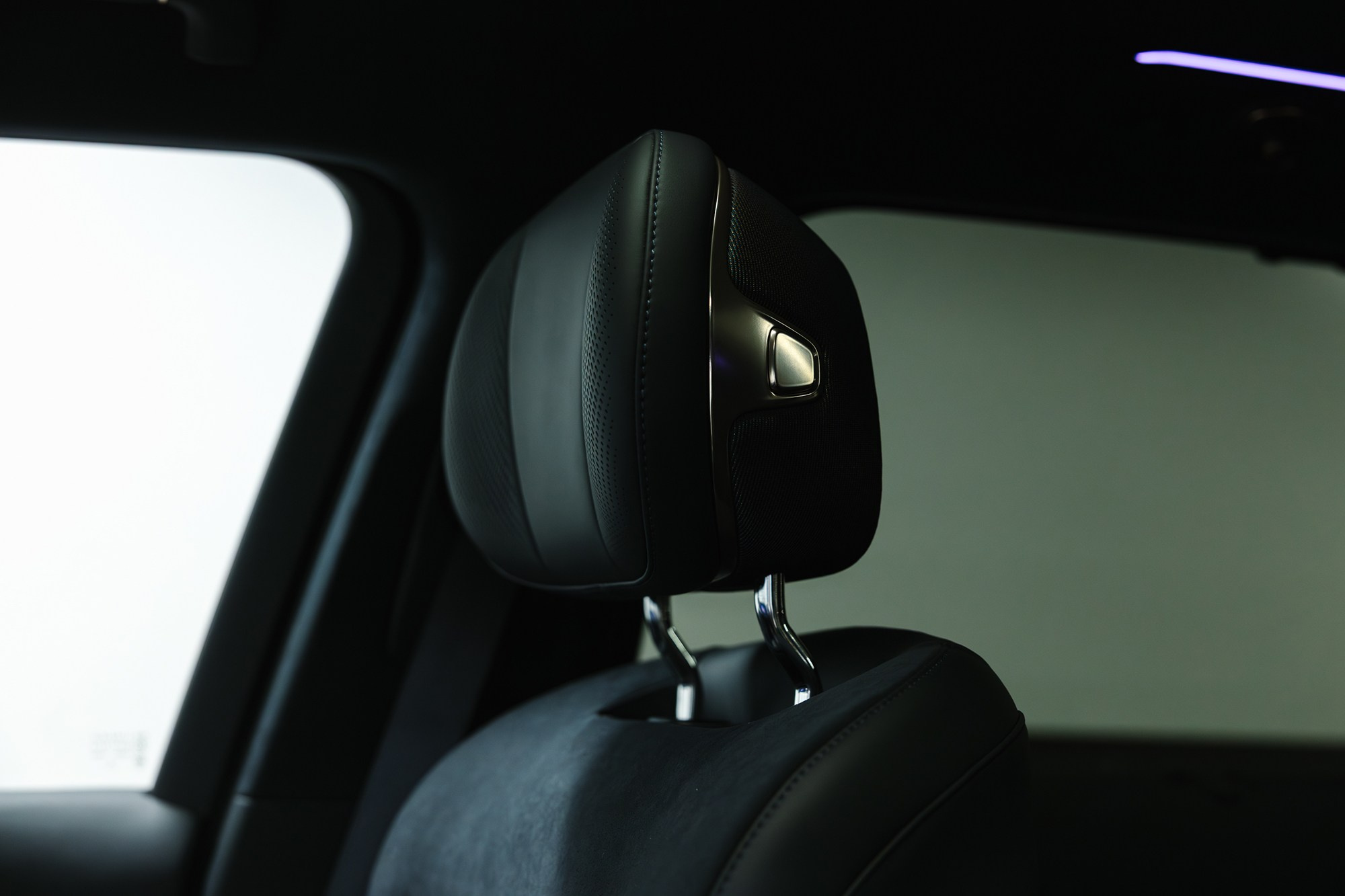 Lynk & Co 900 Ultra 2,0hyb 4WD AT (734 л. с.). Автосалон «Х-Авто»