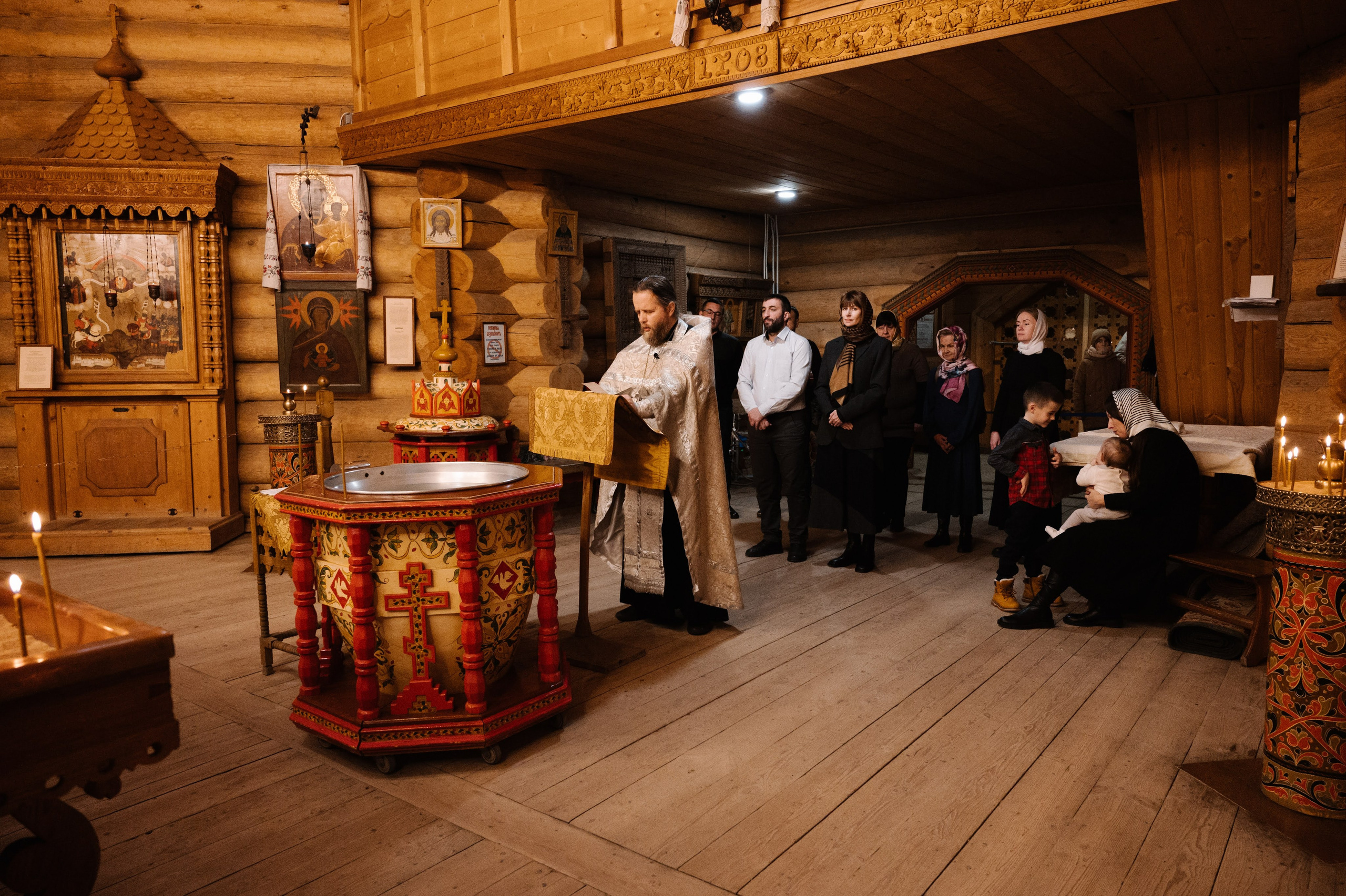 Фотосъёмка крещения в Санкт-Петербурге — Маргарита Иванова, фотограф. Профессиональный фотограф беременности в СПБ. Стильные фотосессии беременности в стиле минимализм и классическая фотография