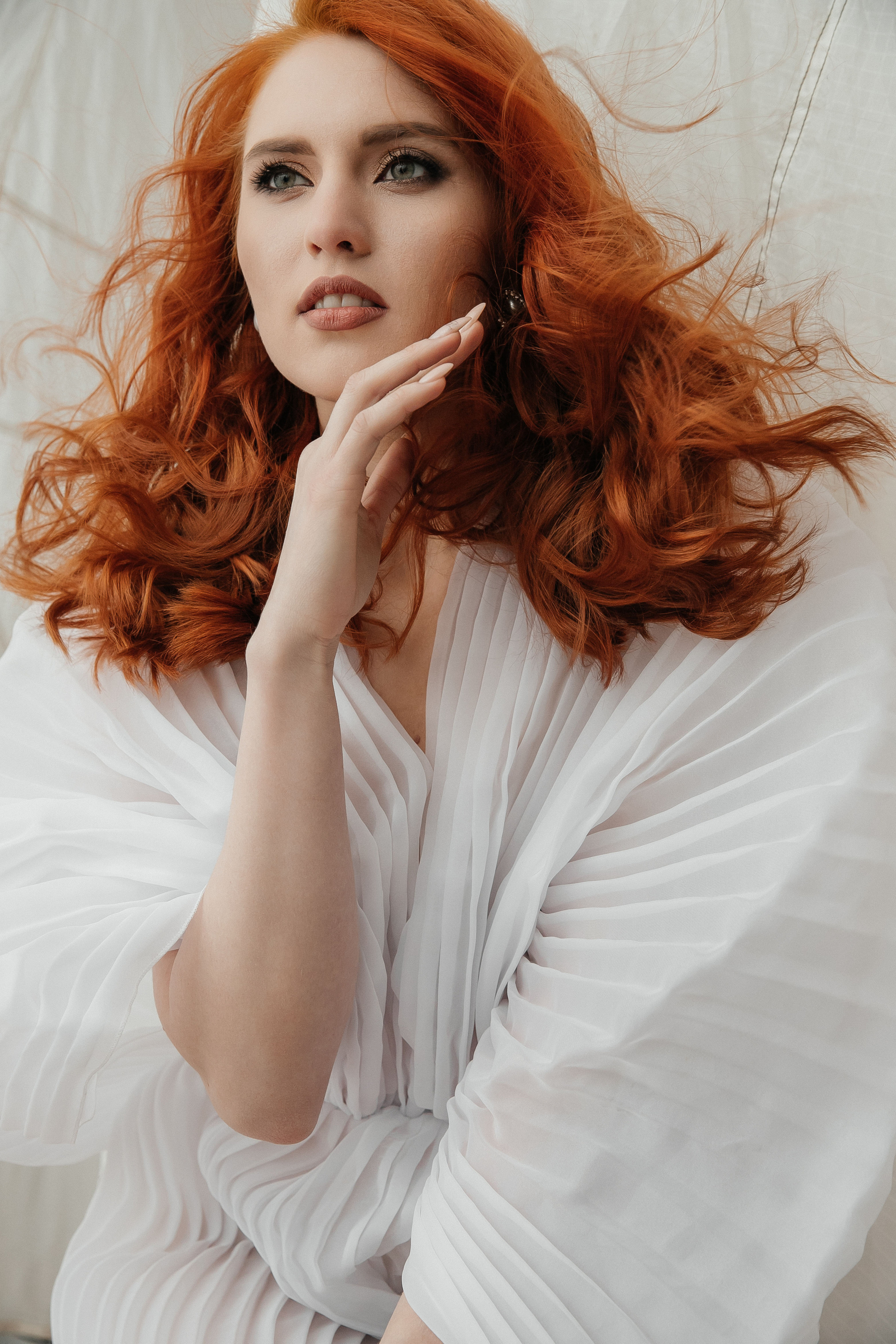 Свадебная фотосессия в студии с парашютом. Свадебный фотограф в Москве Элина Ларченкова. Фото, которые цепляют