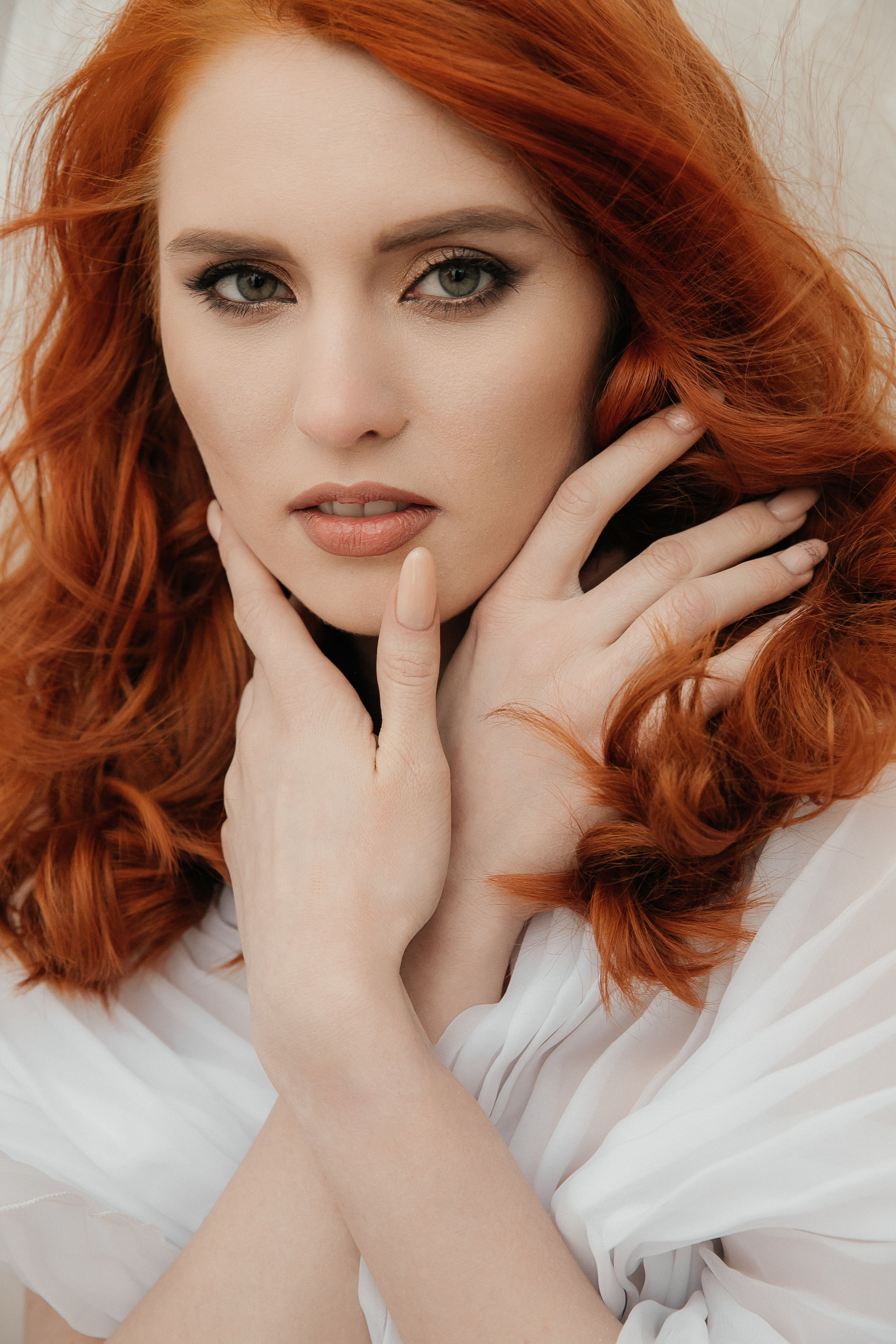 Свадебная фотосессия в студии с парашютом. Свадебный фотограф в Москве Элина Ларченкова. Фото, которые цепляют