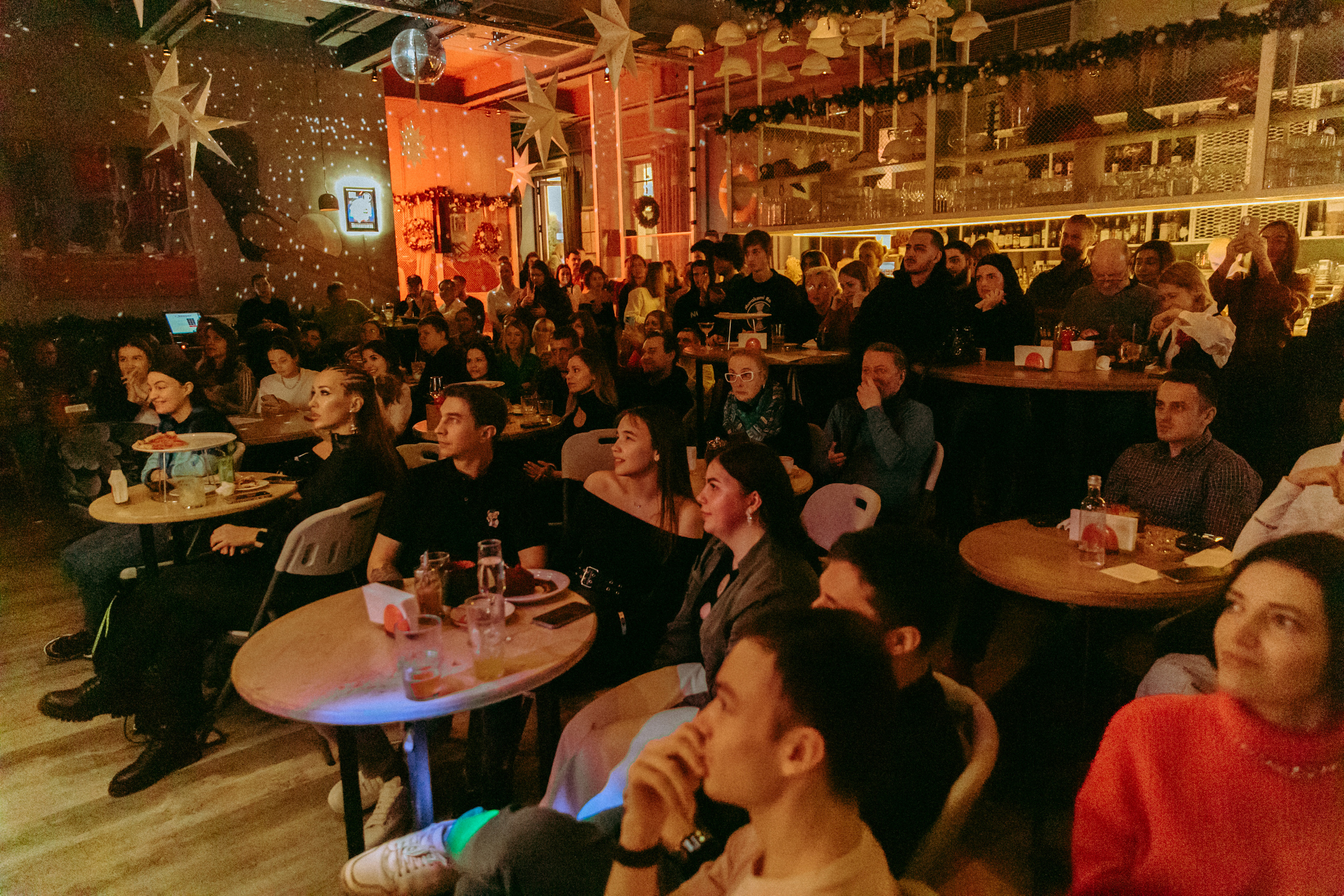 Концерт Mad Brass Band в баре «Техника безопасности». Свадебный фотограф в Москве Элина Ларченкова. Фото, которые цепляют