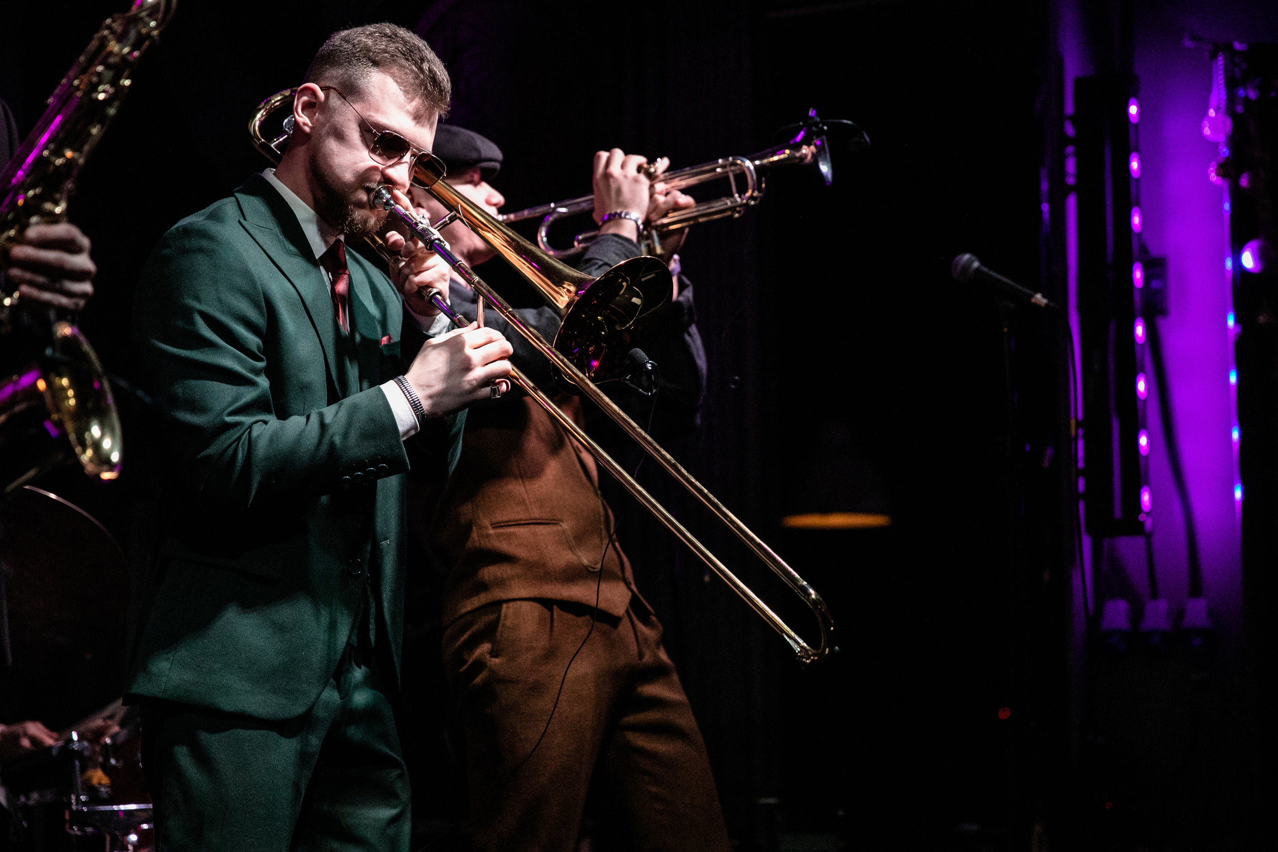 Концерт Mad Brass Band в баре «Техника безопасности». Свадебный фотограф в Москве Элина Ларченкова. Фото, которые цепляют