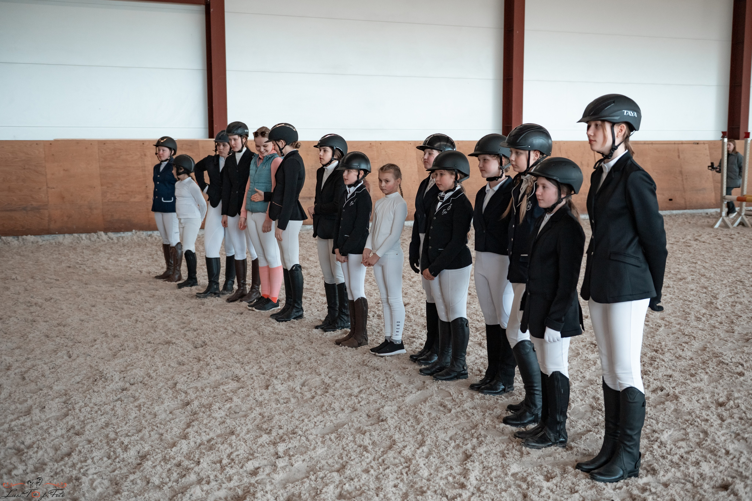 Эквипарк 6 этап Кубка Клубов. Конный и фотограф с животными в Твери Топталова Люся