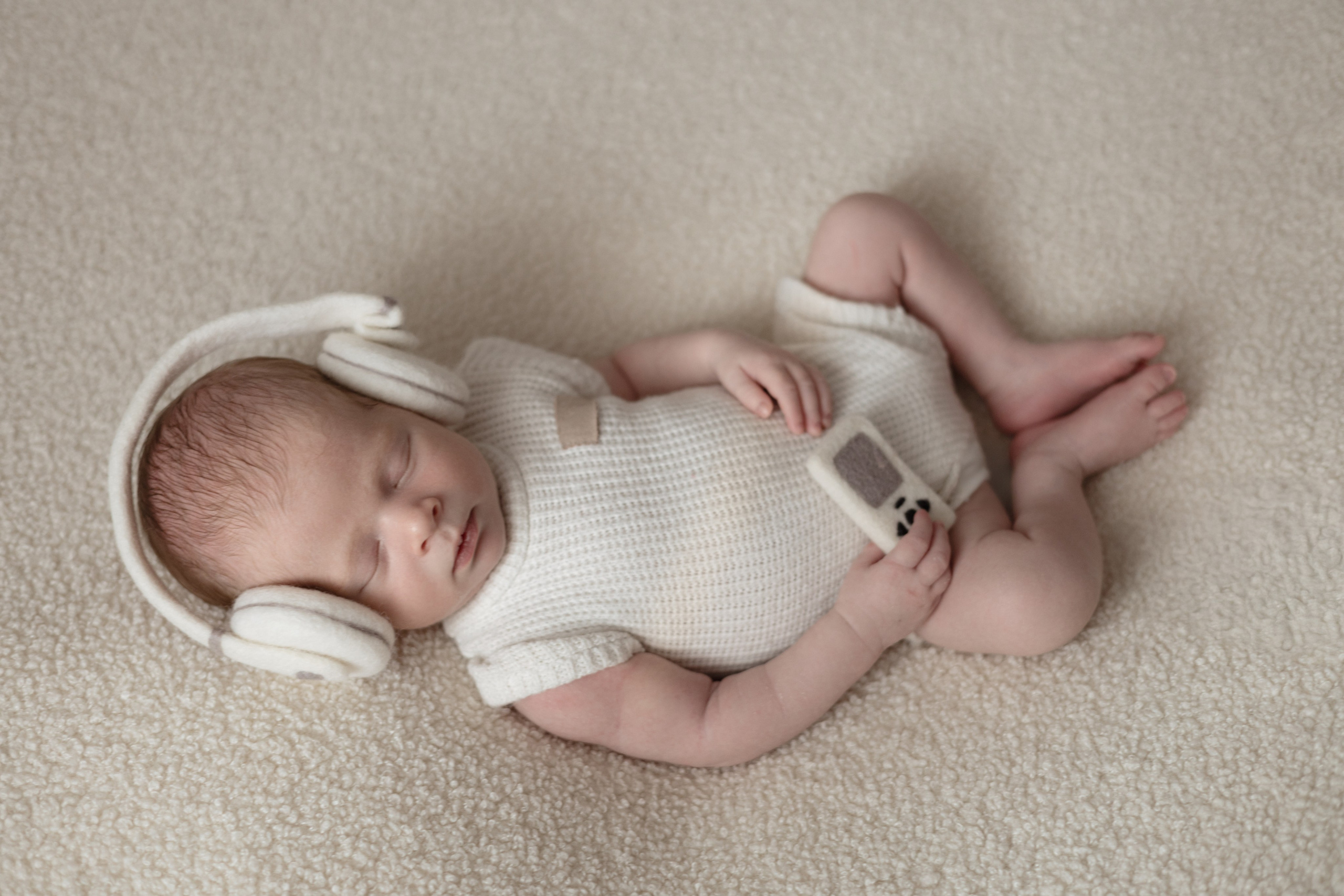 Классическая фотосессия новорождённого мальчика Красноярск