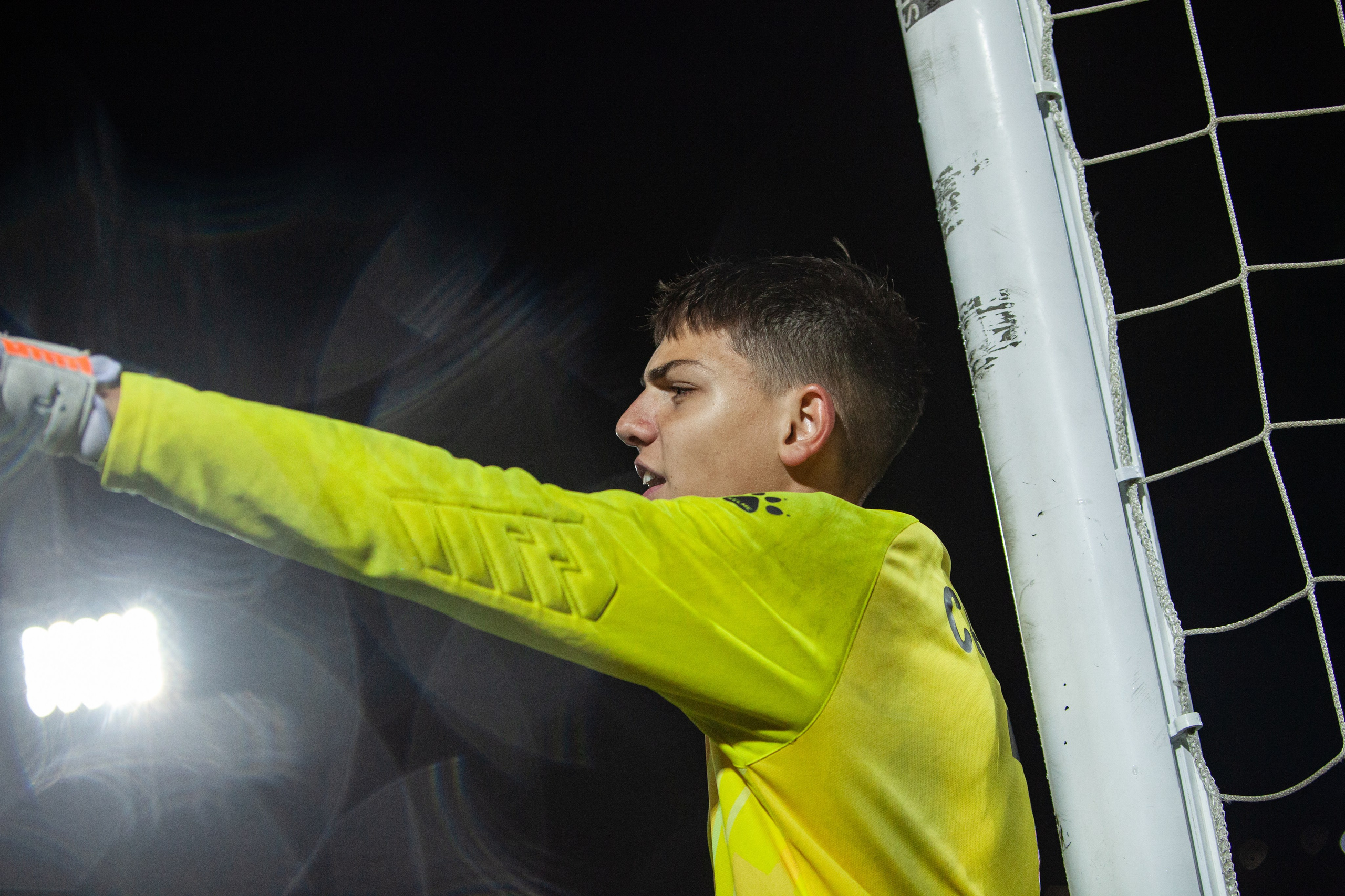 Матч юношеской футбольной лиги между командами СШ «Сахалин» и «СШОР № 1» (Комсомольск-на-Амуре) (U-18). Кутузов Евгений Фотограф в Южно-Сахалинске