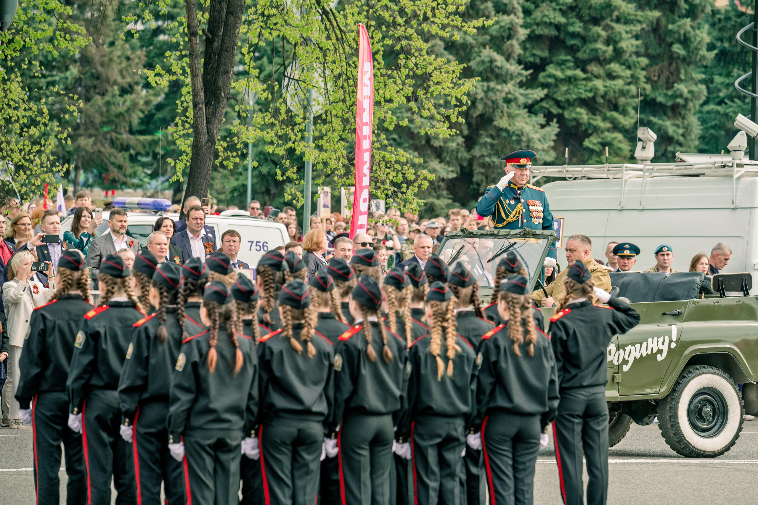 День Победы в Новокузнецке, 2025 год. Антон Непочатых — Большой мужской фотограф