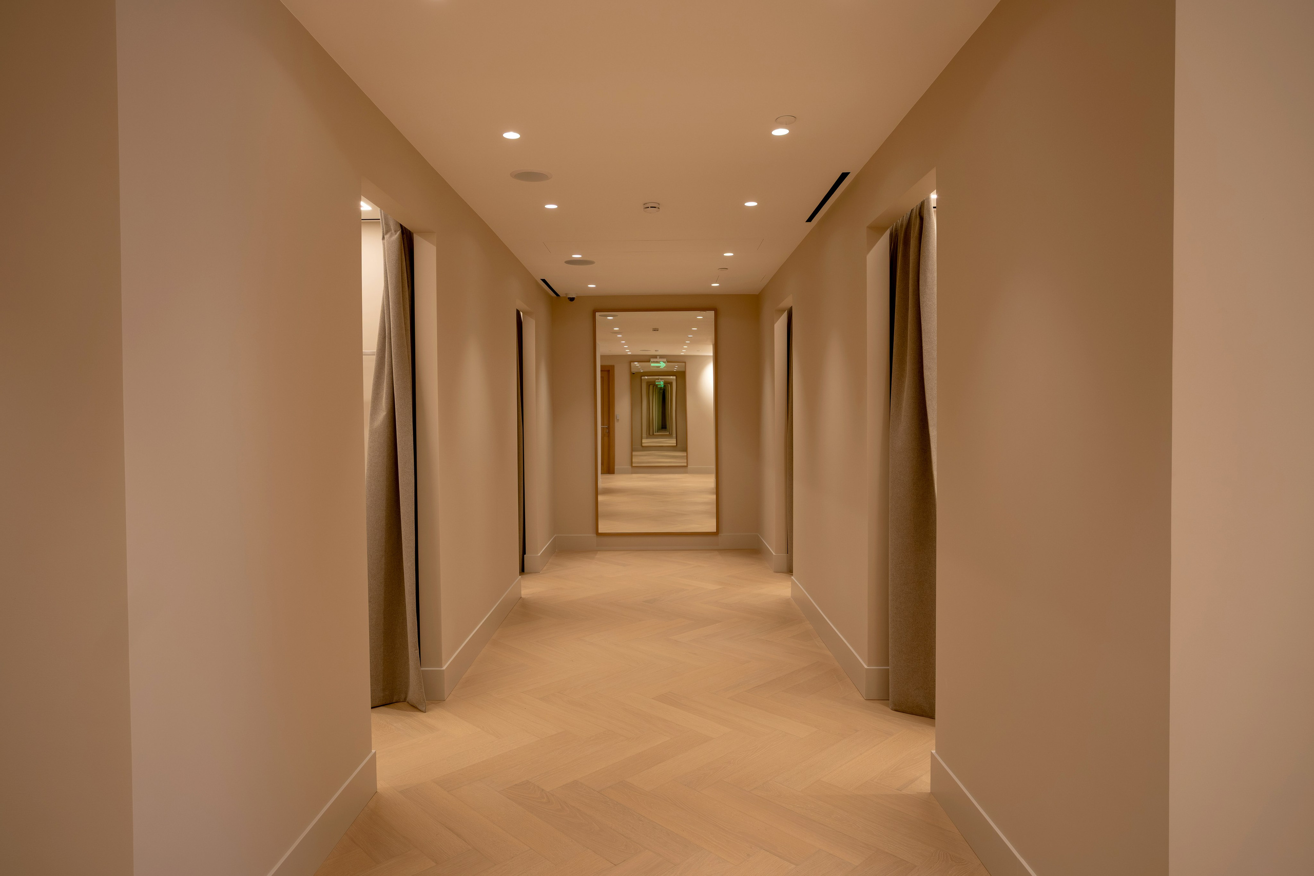 ЦУМ. Фотограф и видеограф в Тюмени Анна Жагорина, ваши фото еще не отдавали так быстро!