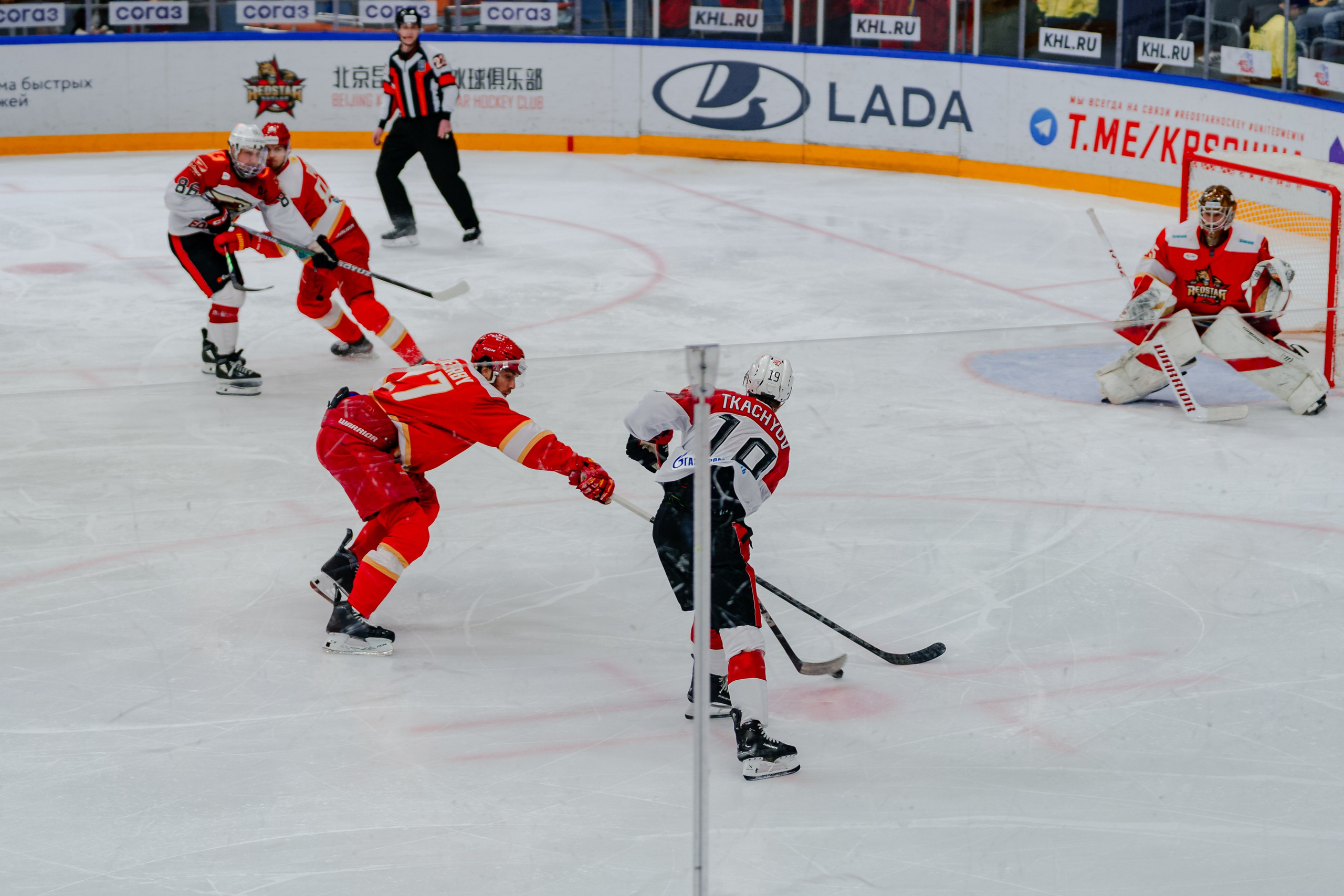 КХЛ КУНЬЛУНЬ РС — АВАНГАРД 22 МАРТА 2025. Репортажный фотограф в Москве Измалков Артем