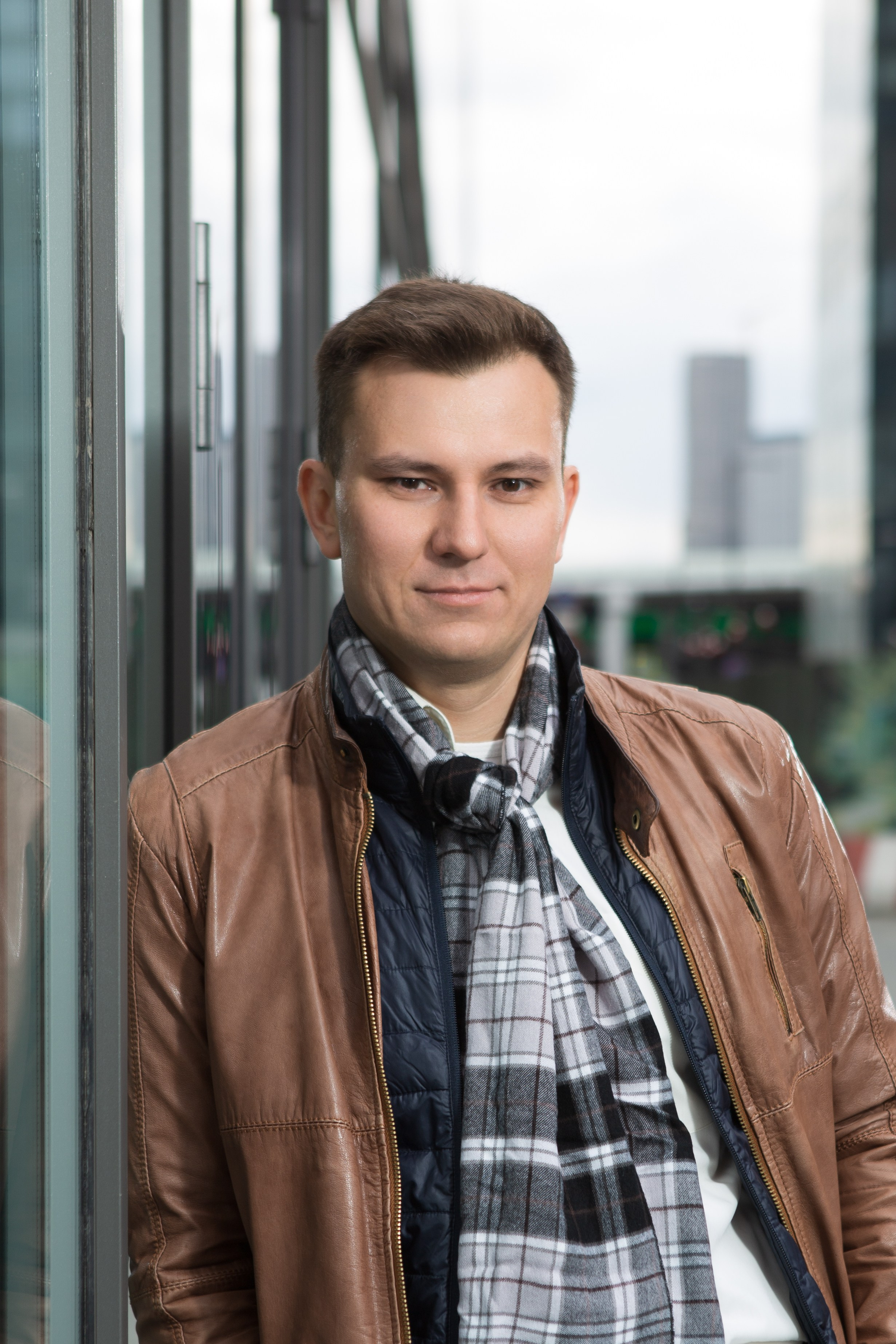 Наиль. Рекламный, предметный, репортажный, семейный фотограф и художник в Москве