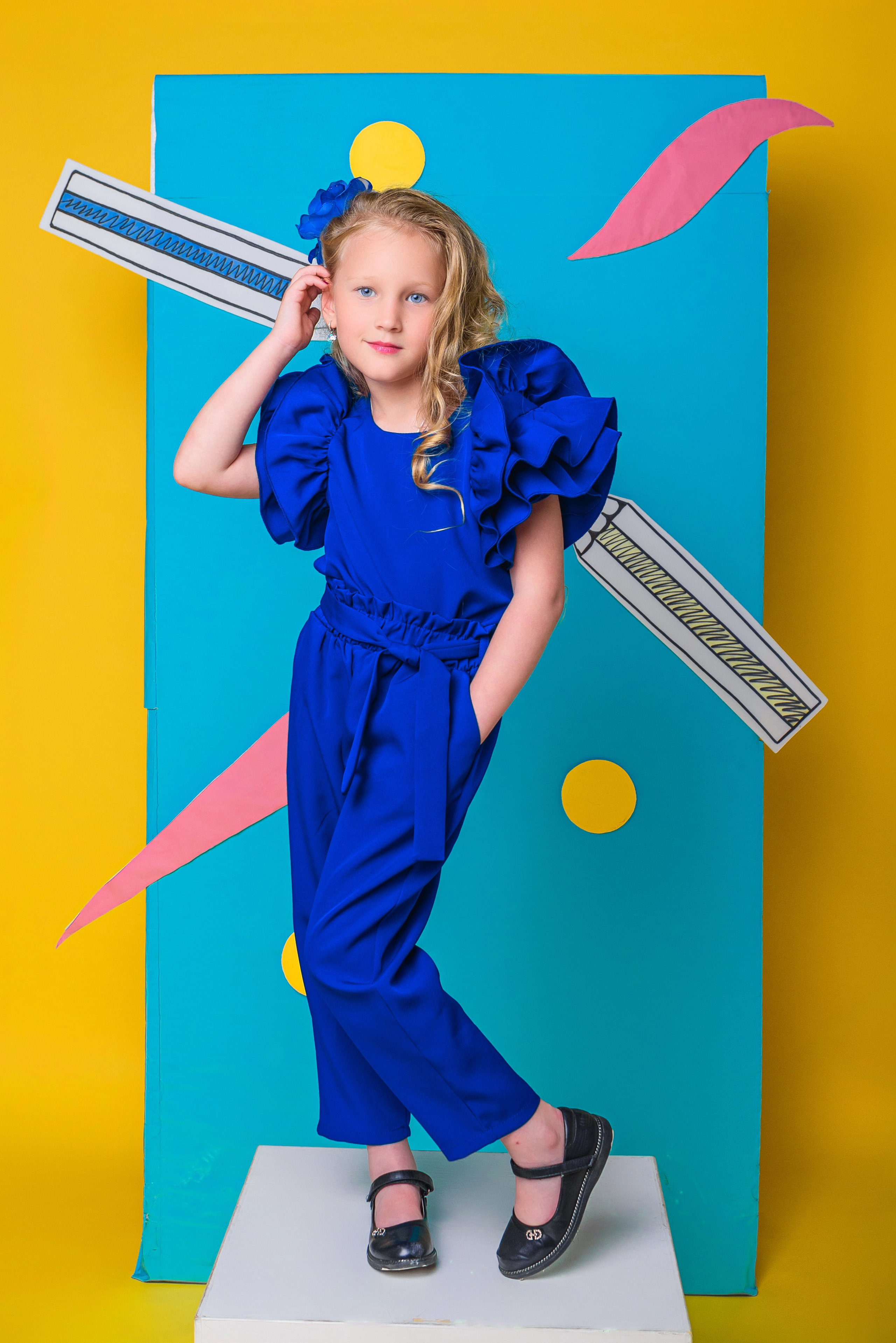 Индивидуальная фотосессия школьника в Сочи для выпускного альбома