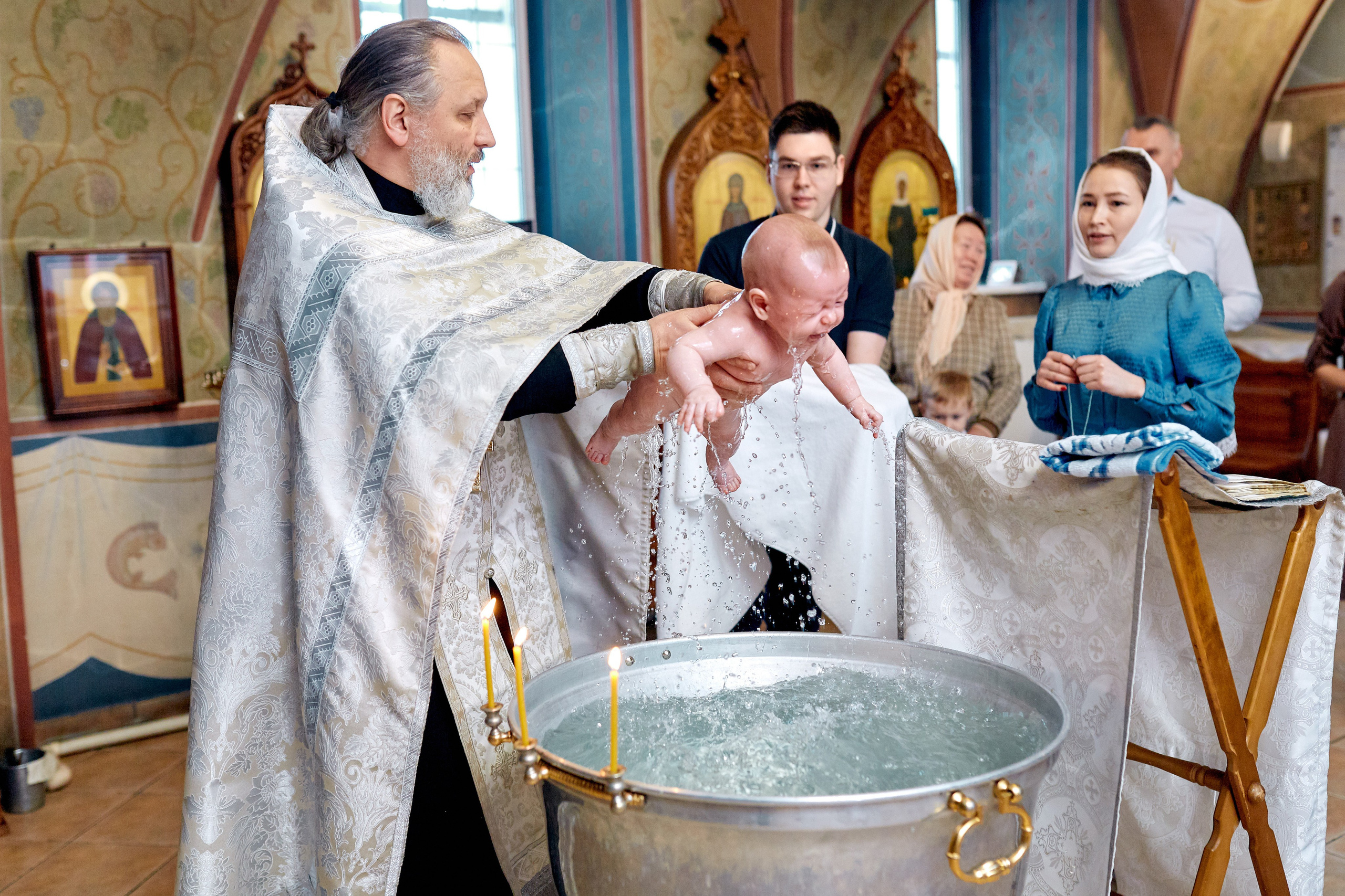 Фотограф на крещение в Москве, заказать услуги проф фотосъёмки — Цены и стоимость услуг фотосъёмки крещения