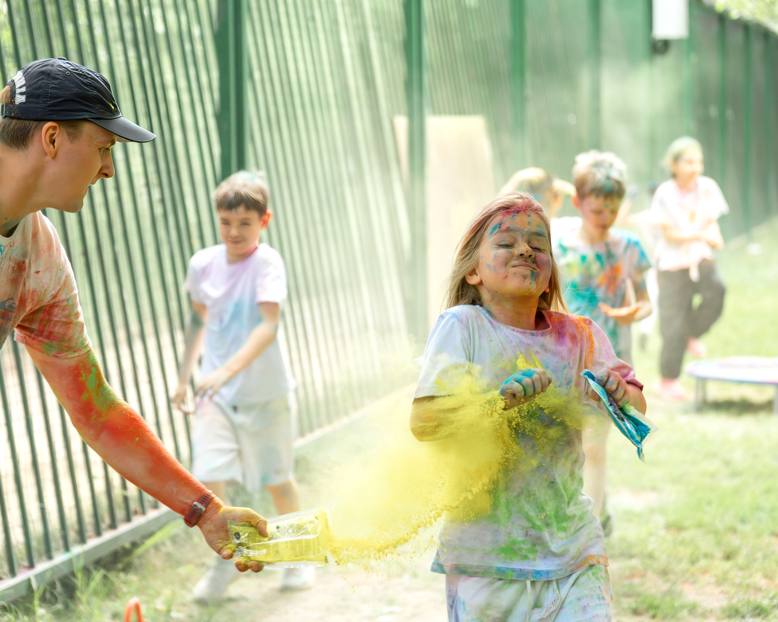 The International School of Moscow. Color Day. Выпускные альбомы для школы и детского сада — школьный фотограф Подольск, Троицк, Щербинка, Москва