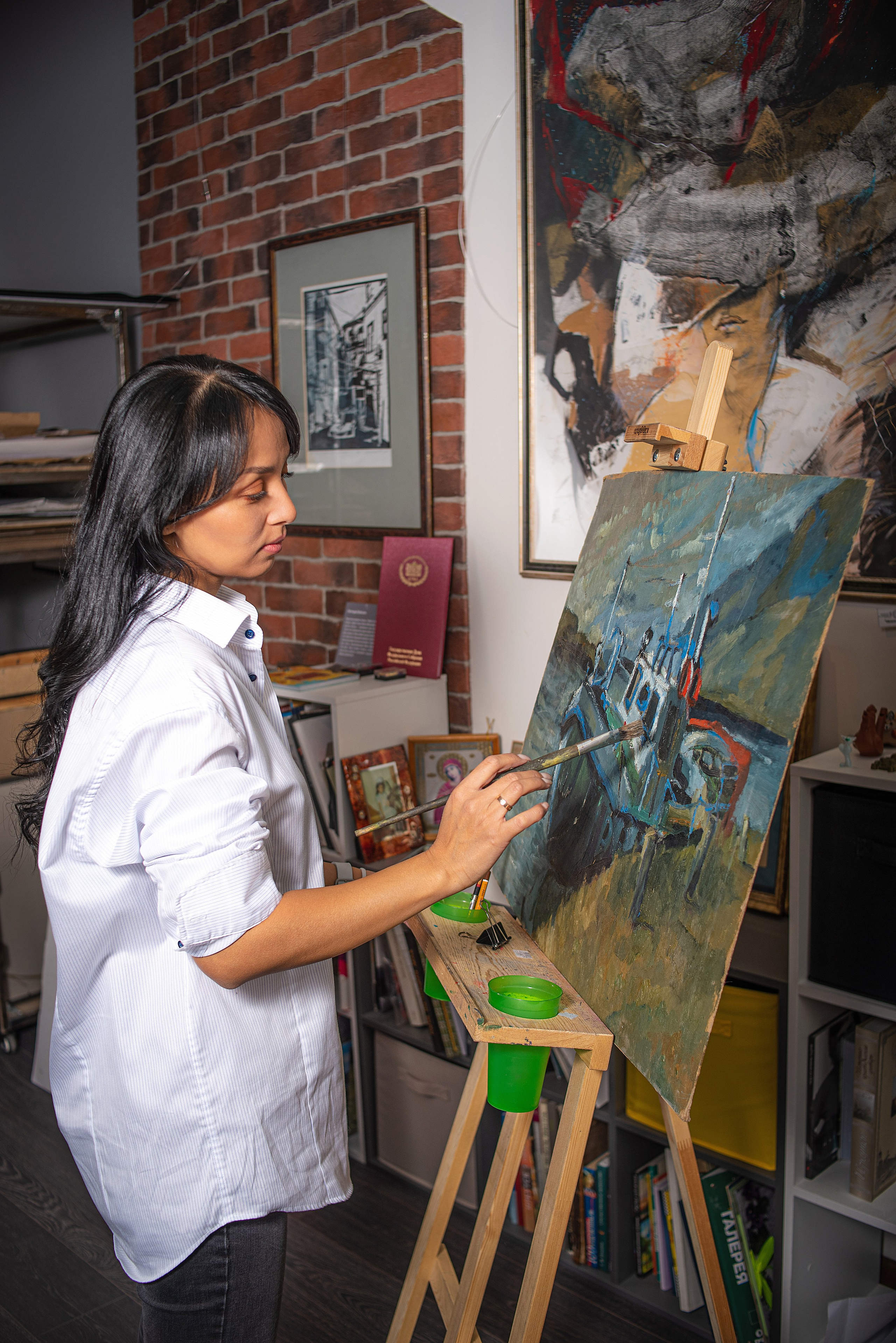 Занимаюсь профессиональной фотографией и живу рядом с Байкалом. Работаю в разных жанрах