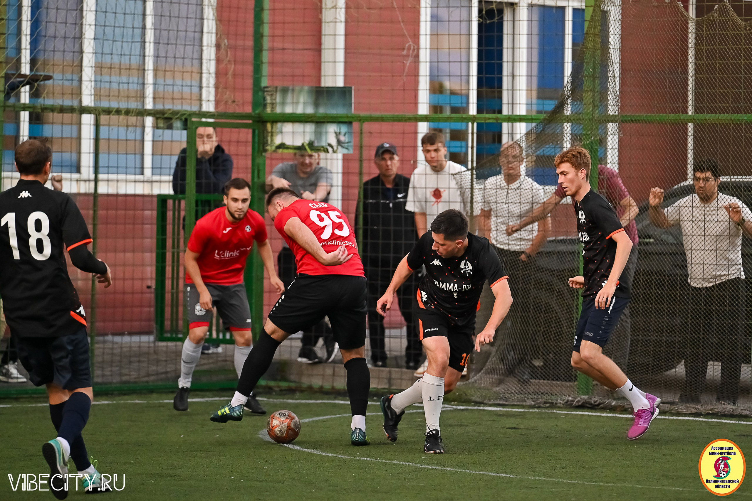 ИГРЫ МИНИ-ФУТБОЛЬНОЙ И КОРПОРАТИВНОЙ ЛИГИ. VIBECITY.RU Вайб Сити Ру Фоторепортажи Фотоотчеты Калининград