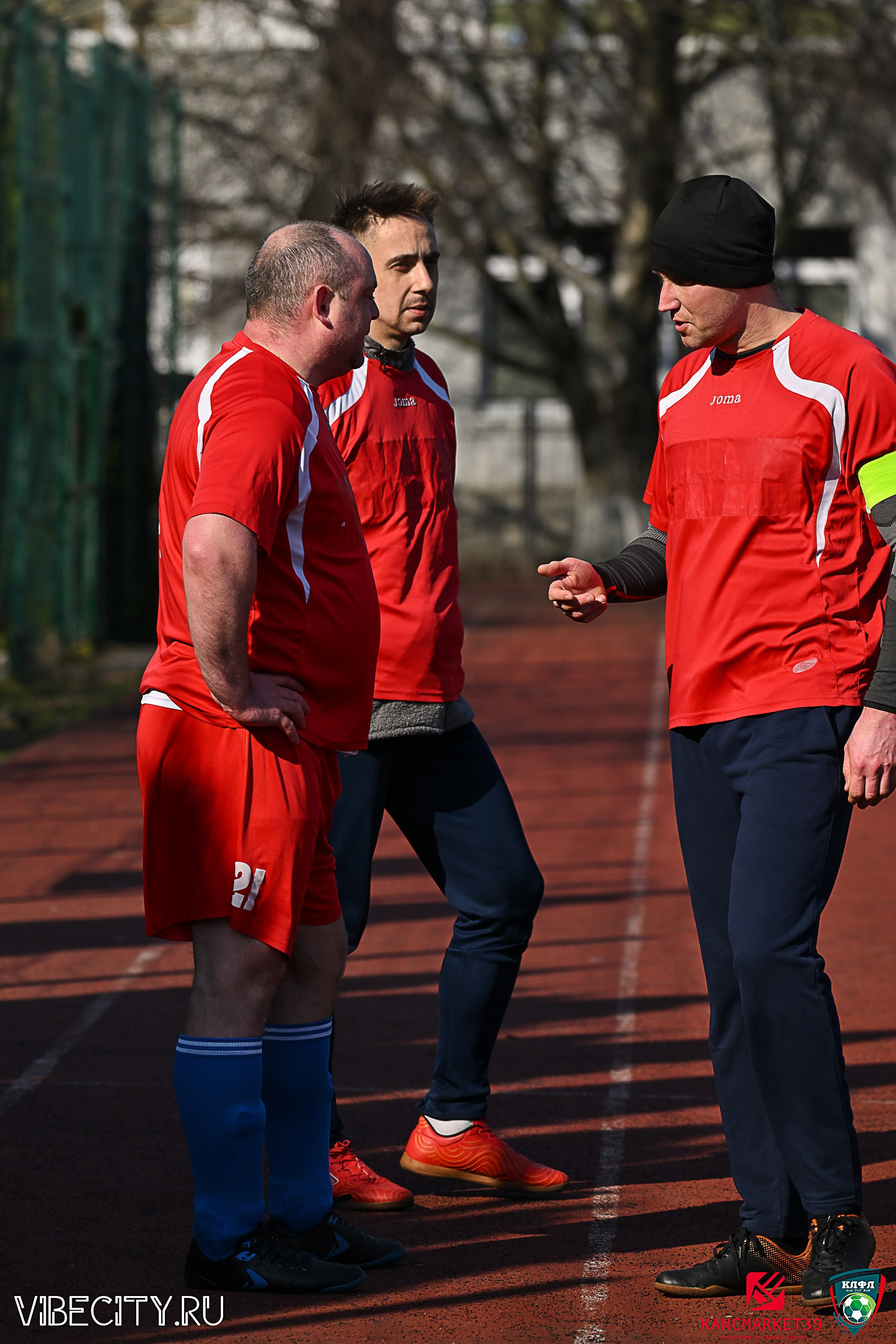 XX ЧЕМПИОНАТ КАЛИНИНГРАДСКОЙ ЛФЛ КАНЦМАРКЕТ39 сезона 2024–2025 гг. VIBECITY.RU Вайб Сити Ру Фоторепортажи Фотоотчеты Калининград