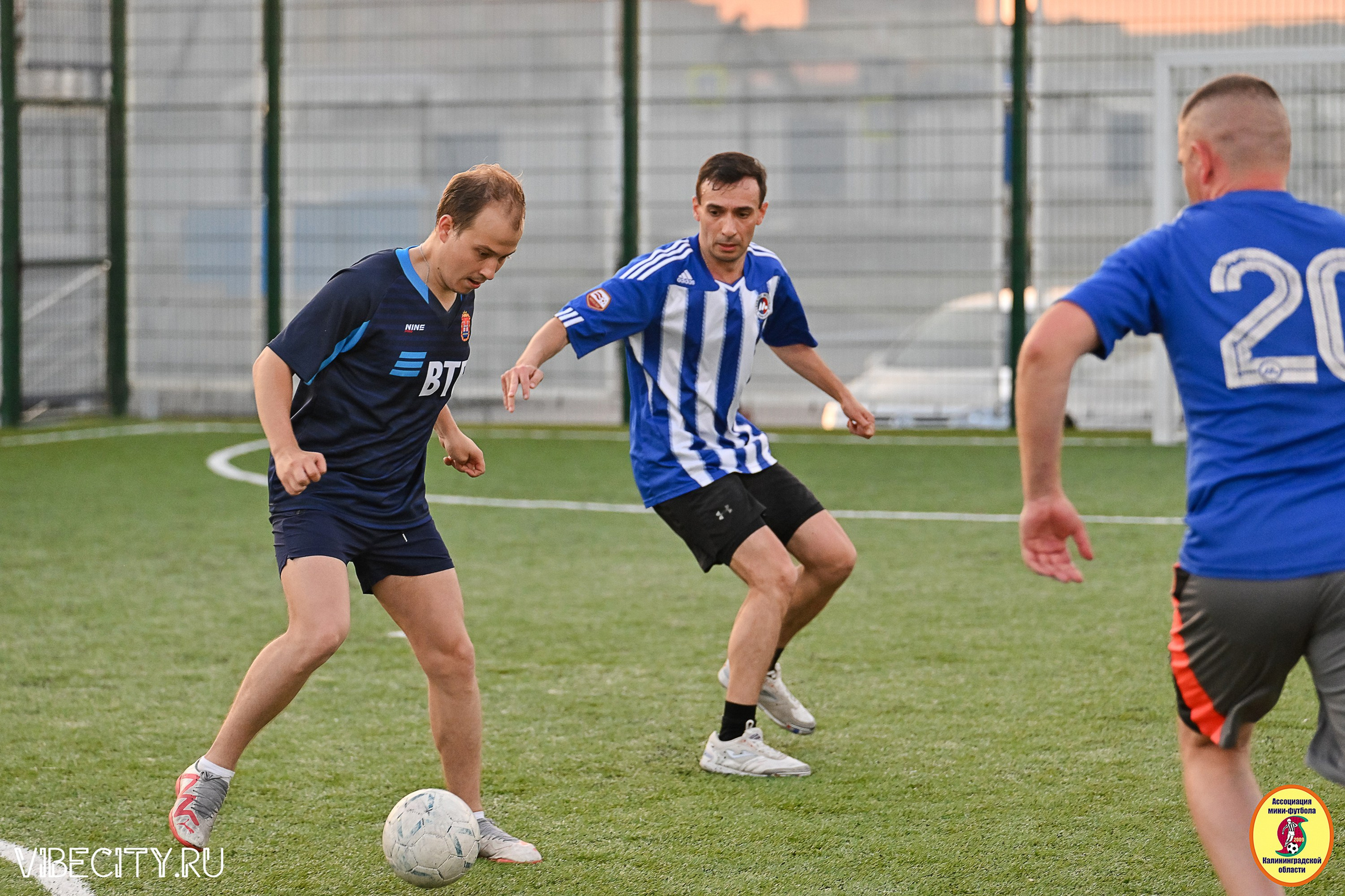 ИГРЫ МИНИ-ФУТБОЛЬНОЙ И КОРПОРАТИВНОЙ ЛИГИ. VIBECITY.RU Вайб Сити Ру Фоторепортажи Фотоотчеты Калининград