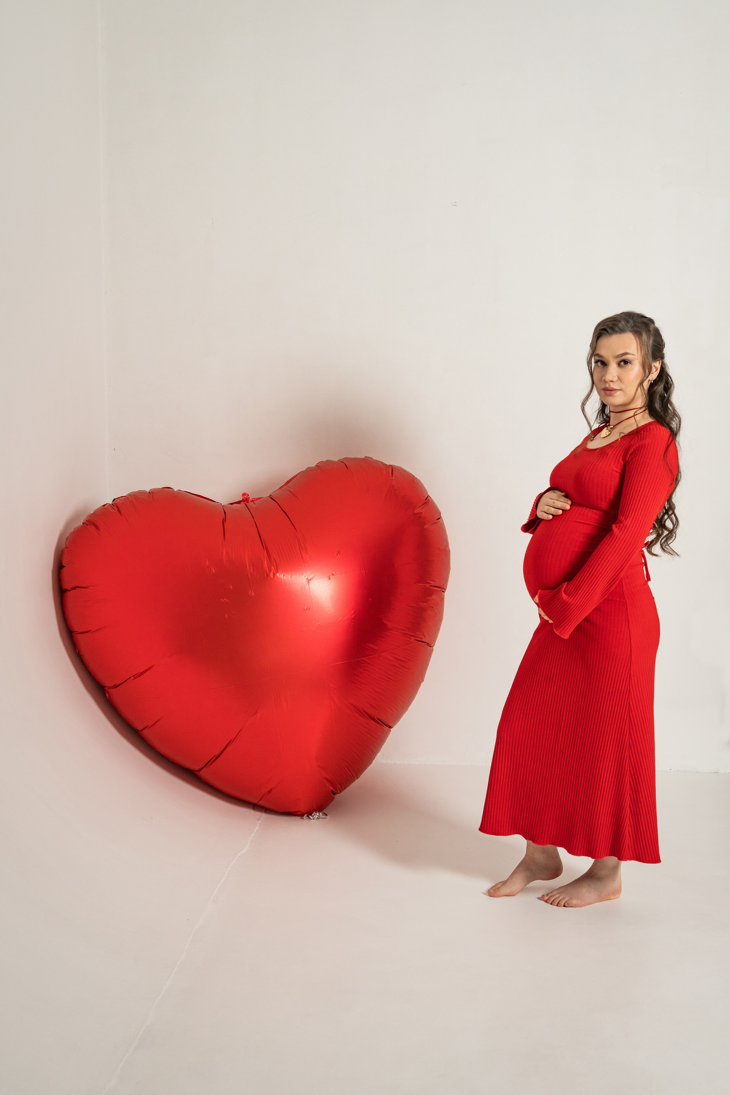 Занимаюсь профессиональной фотографией и живу рядом с Байкалом. Работаю в разных жанрах