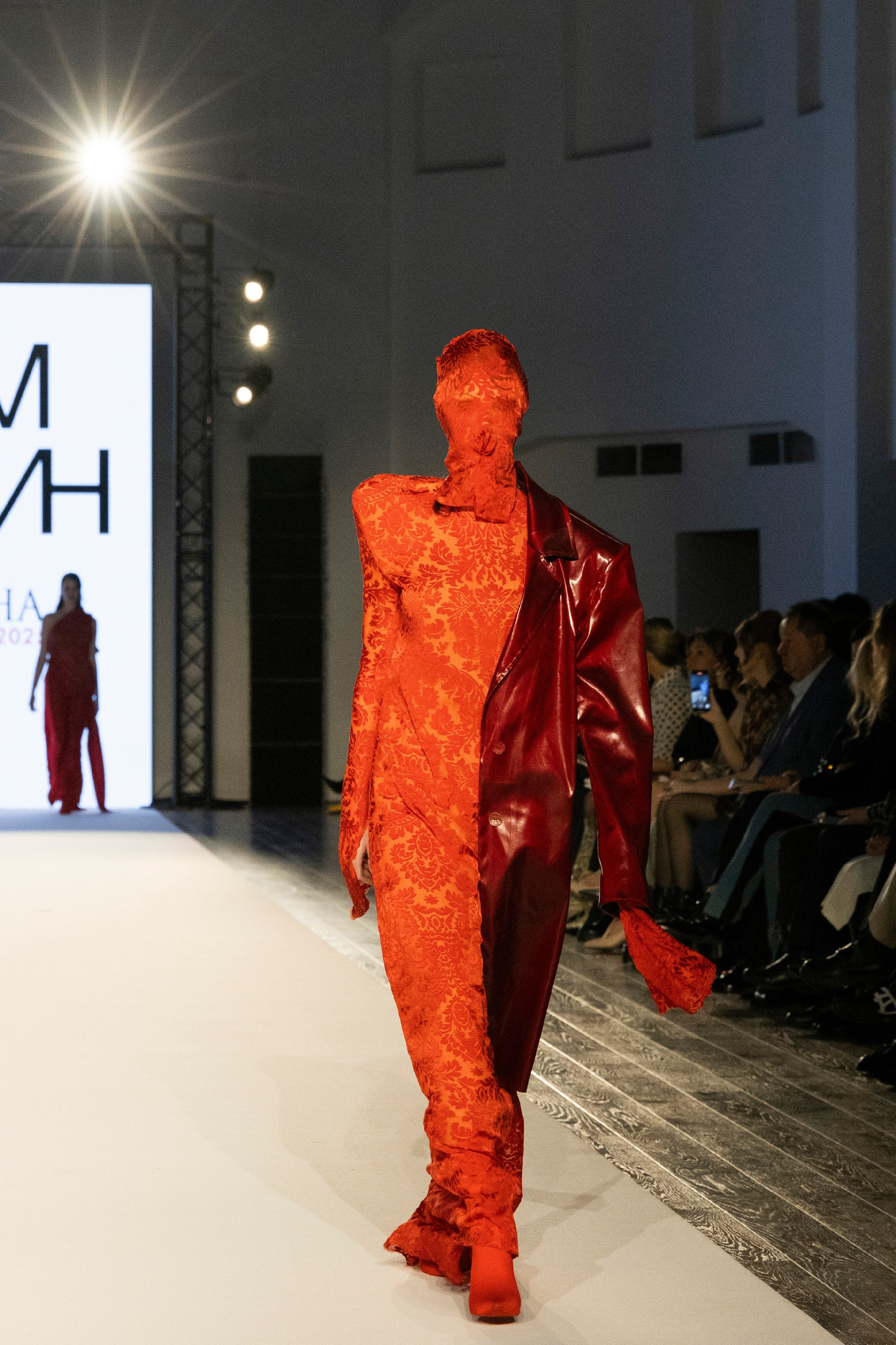 ДЛТ Собака.ru показ победителей конкурса «Новые имена в моде 2025». FOTOFAQ SKOOL г. Санкт-Петербург: очные, дистанционные и онлайн курсы фотографии