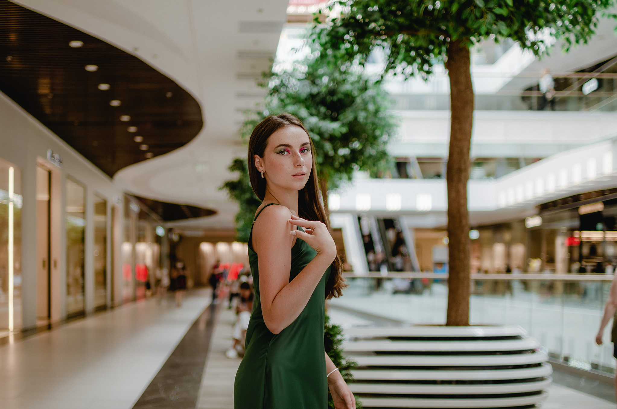 Валерия. Прогулка по торговому центру. Первая часть фото. Юлия Басня семейный и свадебный фотограф в Донецке