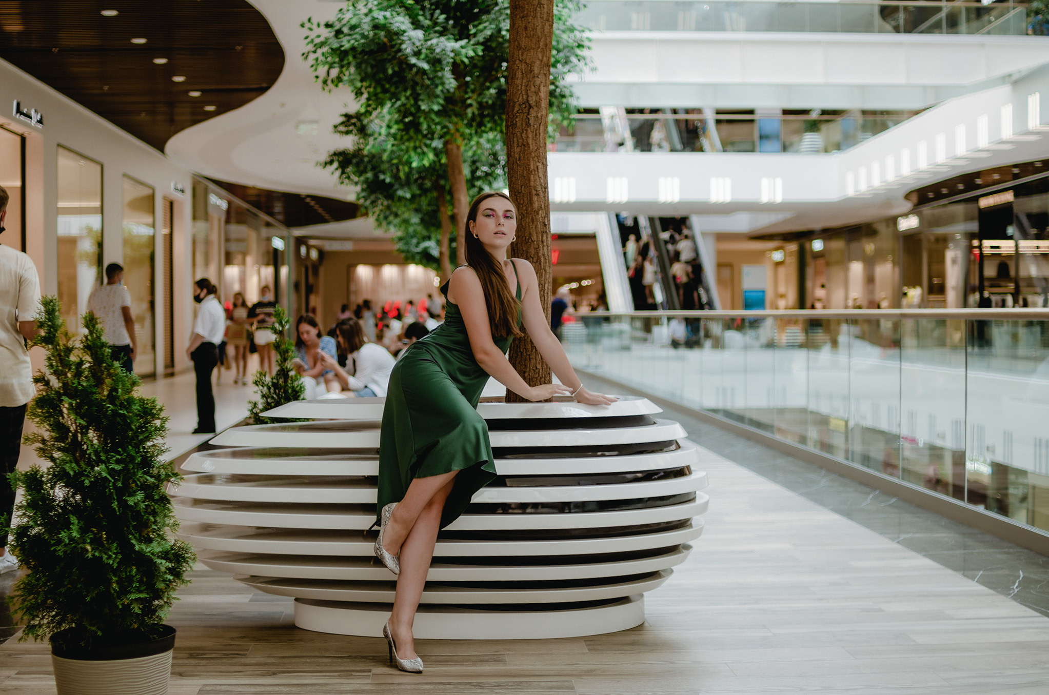 Валерия. Прогулка по торговому центру. Первая часть фото. Юлия Басня семейный и свадебный фотограф в Донецке