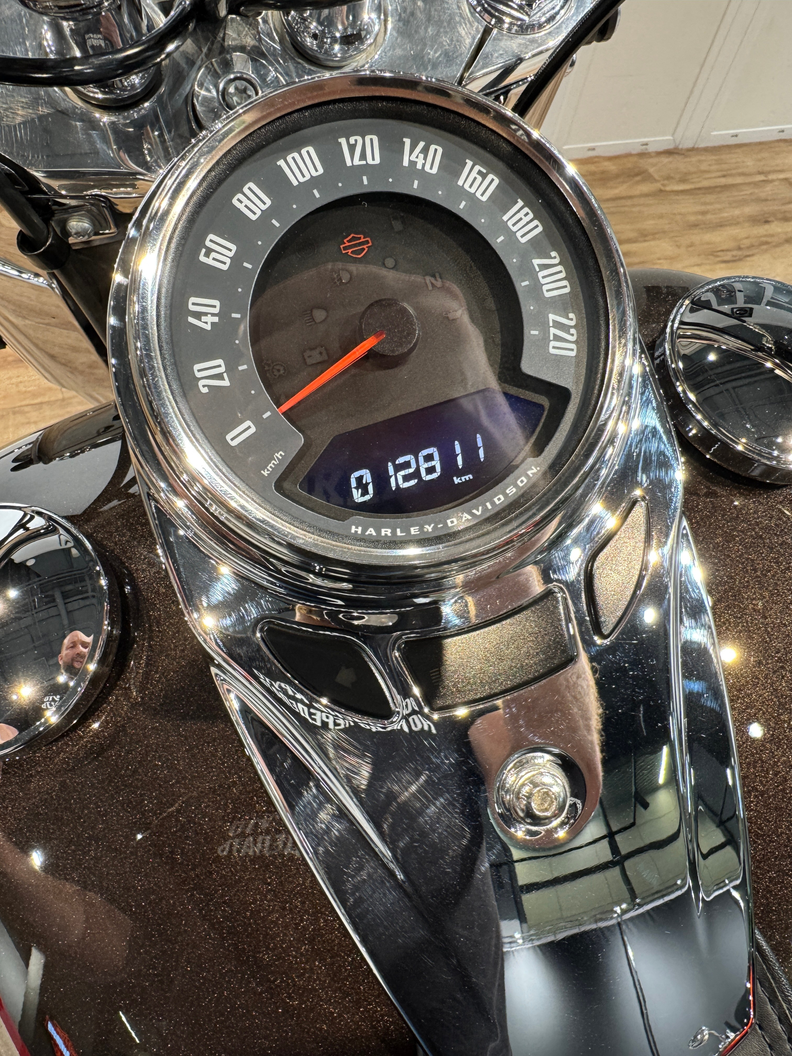 Harley Davidson 2018 Deluxe (Silver Fortune/Sumatra Bro) — купить мотоцикл. Hello Davidson, Москва. Только хорошие мотоциклы…