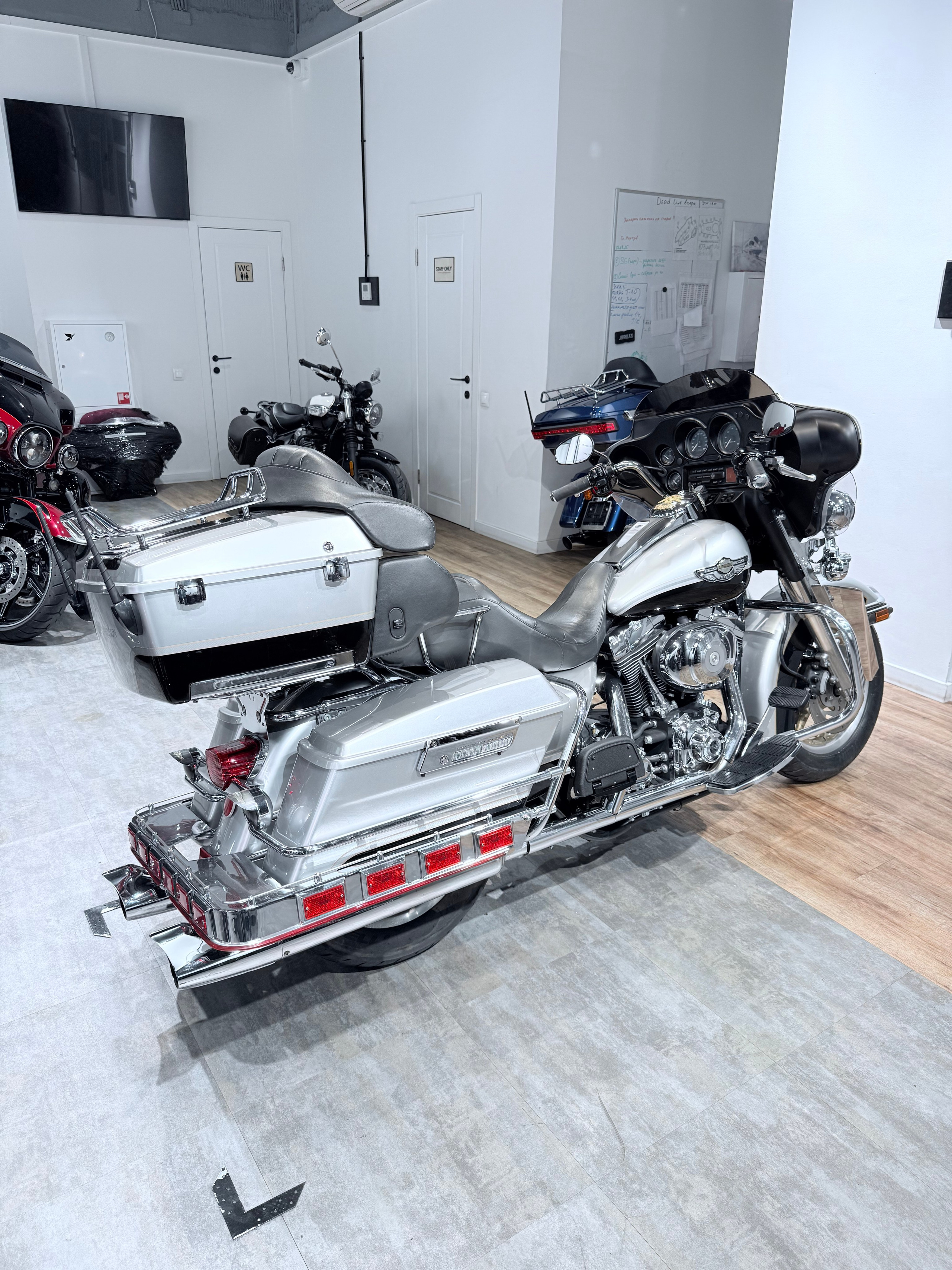 Electra Glide (100 Years Edition). Hello Davidson, Москва. Только хорошие мотоциклы…